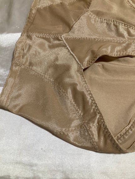 ゆぽぽㄘゃん(フォロバ100) on LIPS 「\醜いお尻を何とかしたい!/…という思いから生まれた「お尻のブ..」(4枚目)