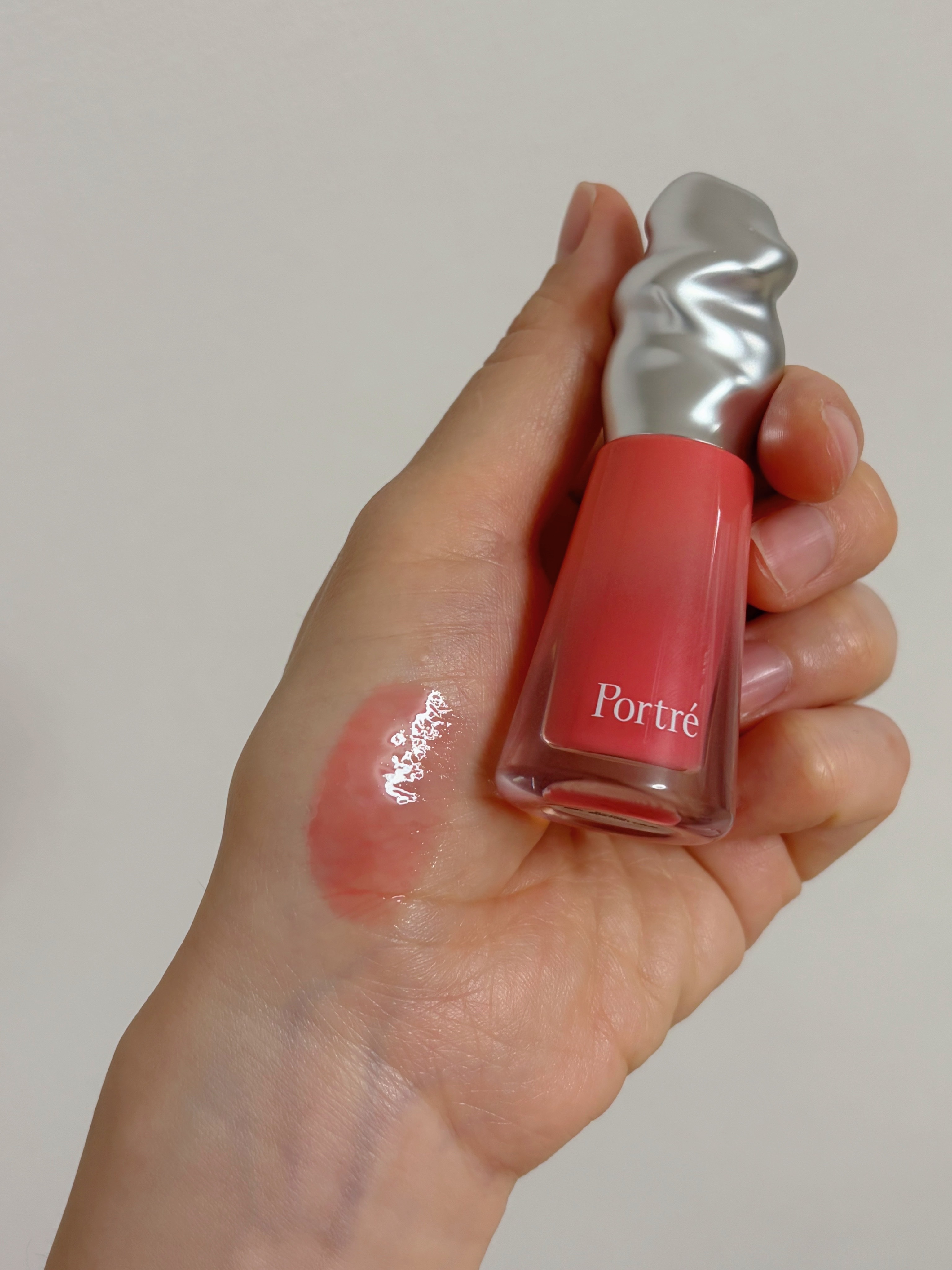 Portré ピュアグラッセ
サンリットコーラル

パケも可愛いしイエベ春大好物なカラー🫶🏻今年はこういうむちっと系グロスを好んで使う機会が多かったかも！

#韓国コスメ 