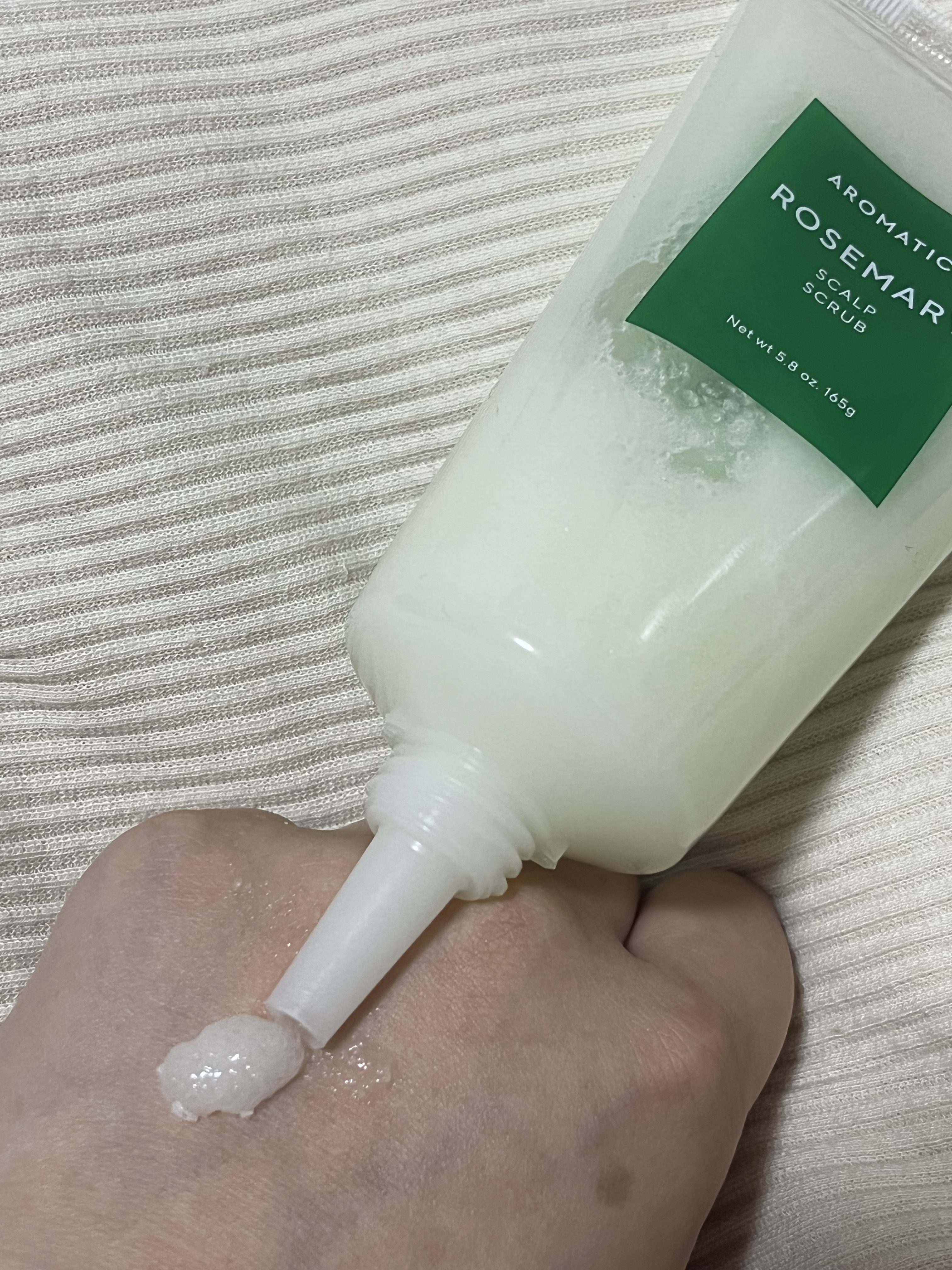 ローズマリー スカルプ スクラブ/AROMATICA/ヘッドスクラブを使ったクチコミ（3枚目）