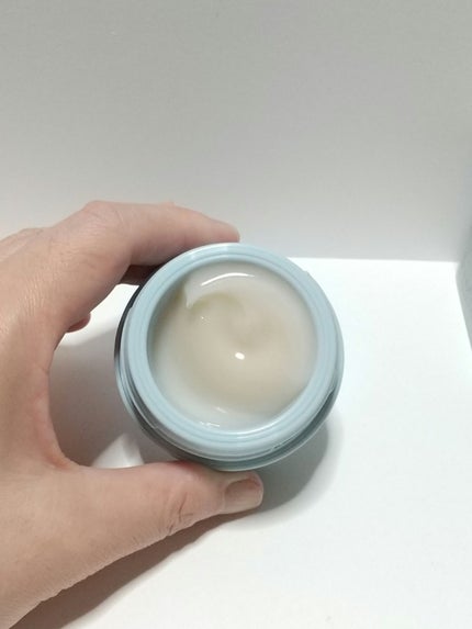 DECENCIA ディセンシア つつむ フェイスクリーム R1のクチコミ「⭐️⭐️⭐️⭐️☆
優しく包んでくれるクリーム💙
#PR
#ディセンシアのお守りクリームを体.....」(2枚目)