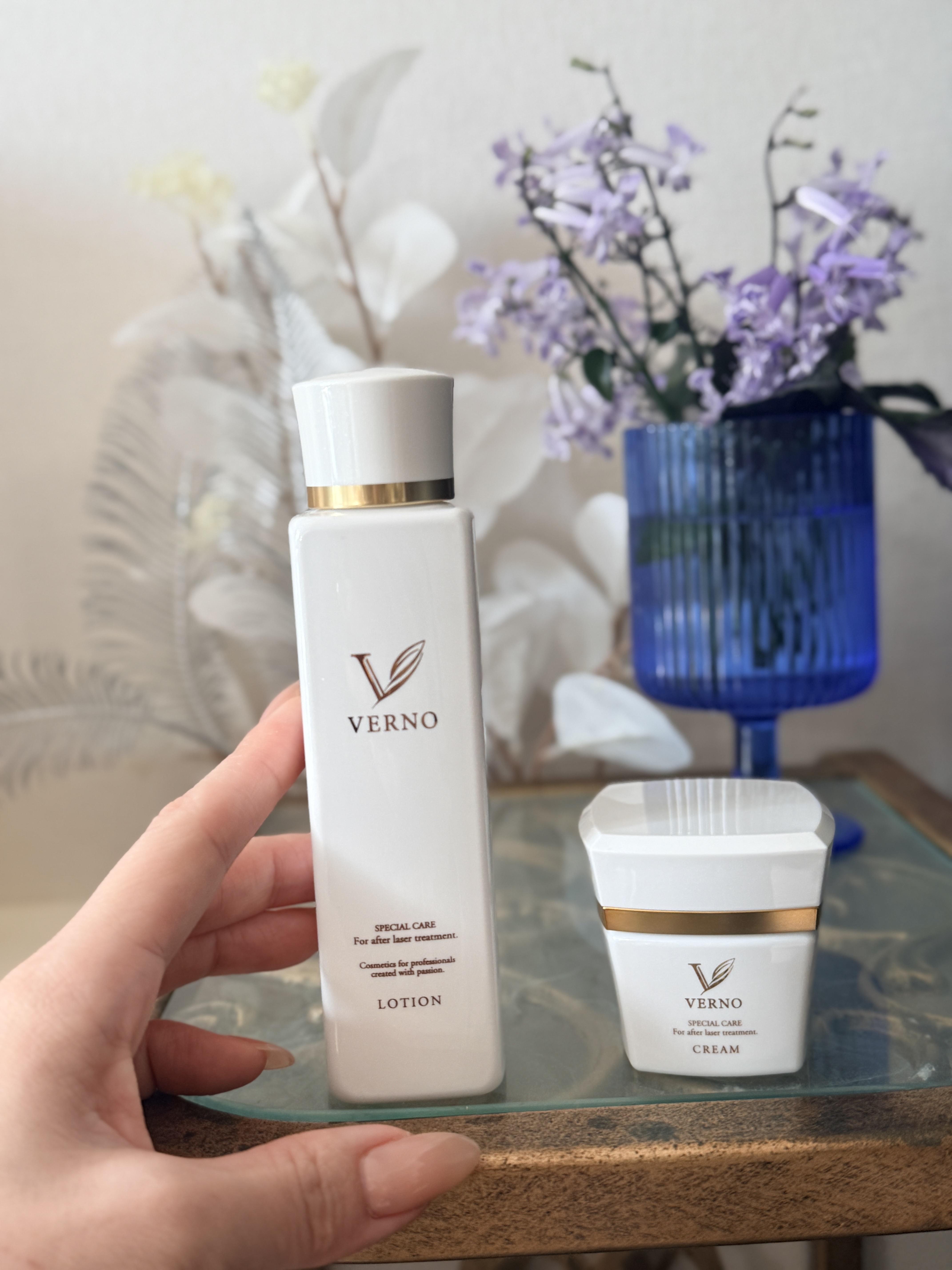 こちらの保湿ケアシリーズは、
肌へのやさしさと機能性を両立した
処方にこだわっているそう。

肌の水分バランスを整え、
すこやかさを保つことを目指した
シンプル処方なのが私もお気に入り。

ローションはサラッとしてベタつかず、
使いやすいと