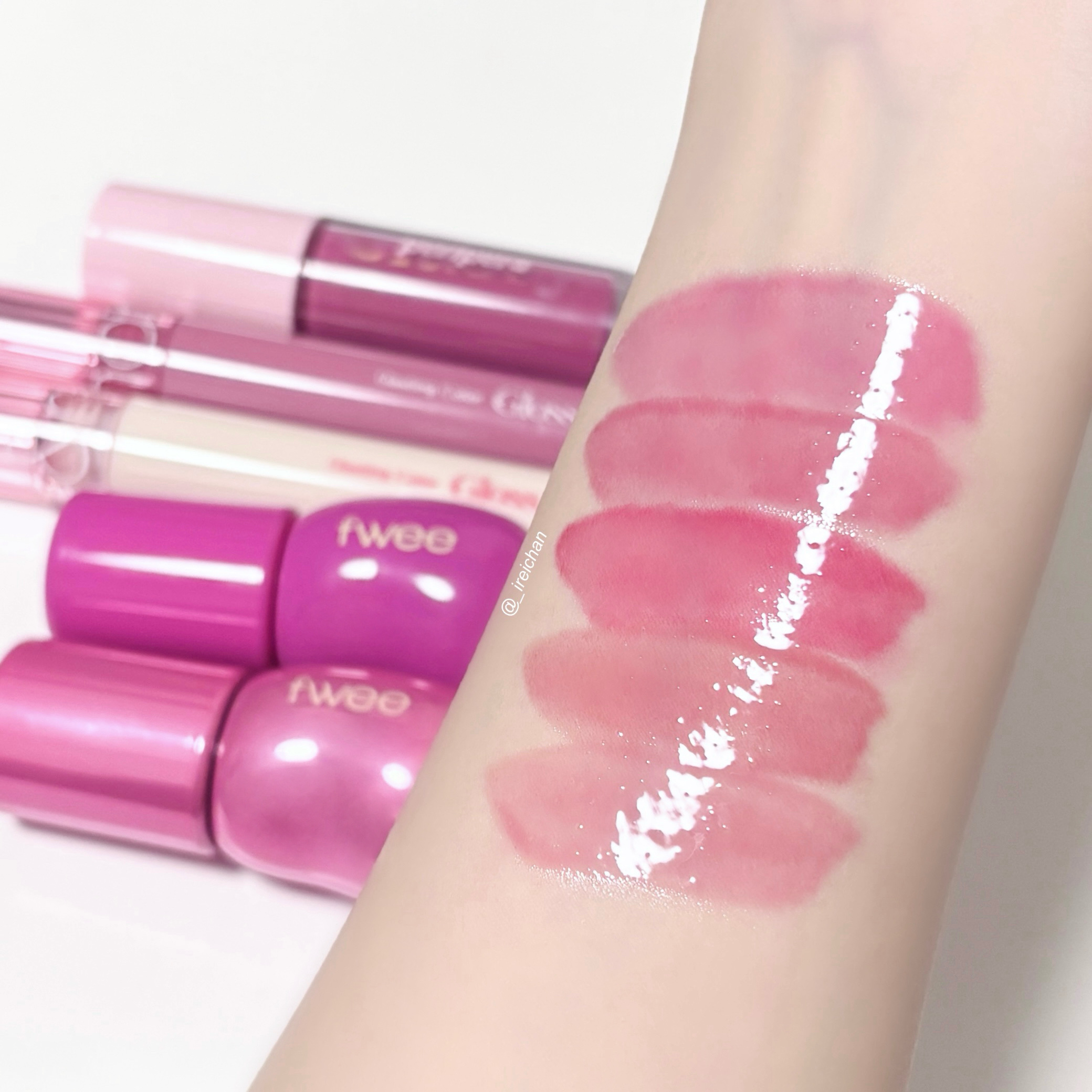 インク グラスティング リップ グロス/PERIPERA/リップグロスを使ったクチコミ（3枚目）