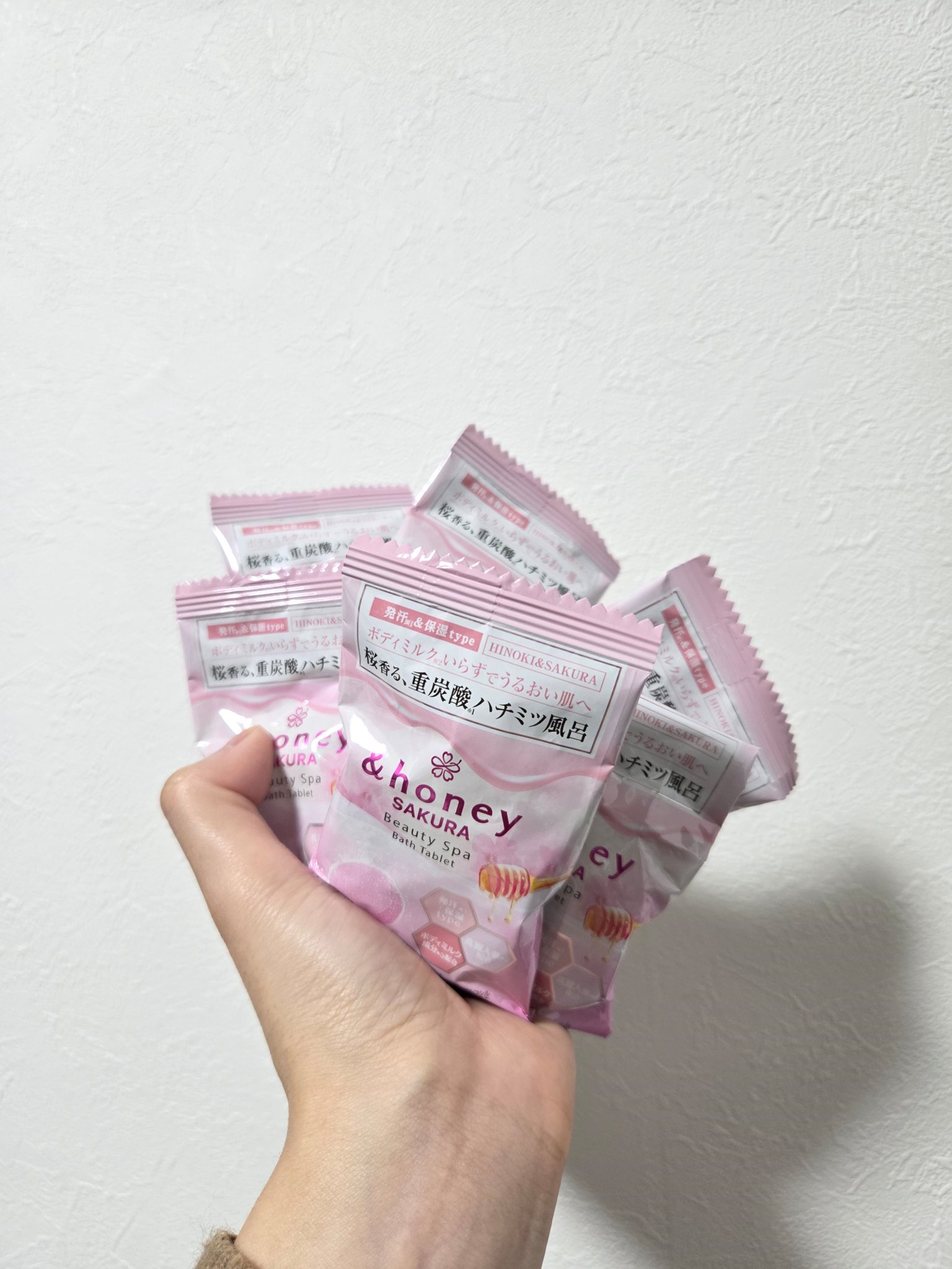 アンドハニー　サクラ　ビューティー　スパ　バスタブレット　6錠⼊り/&honey/炭酸系入浴剤を使ったクチコミ（3枚目）