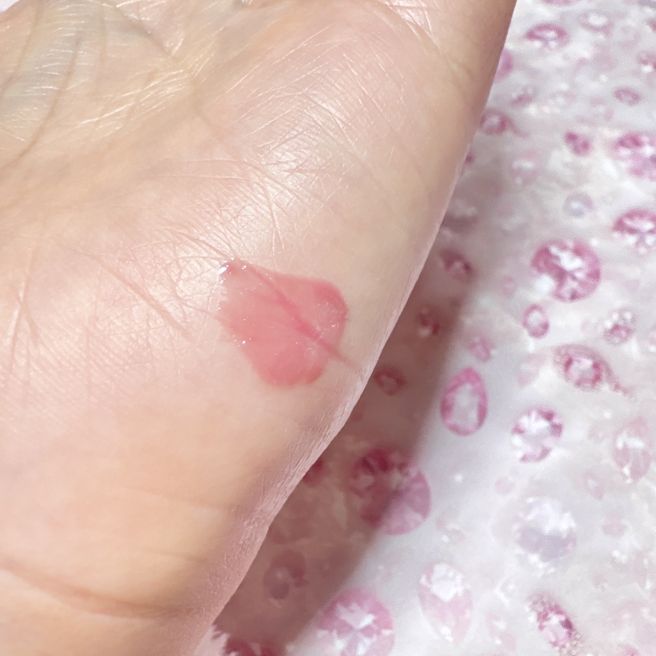 オーナメント プリズム シャイン パール グロス/Milk Touch/リップグロスを使ったクチコミ（2枚目）