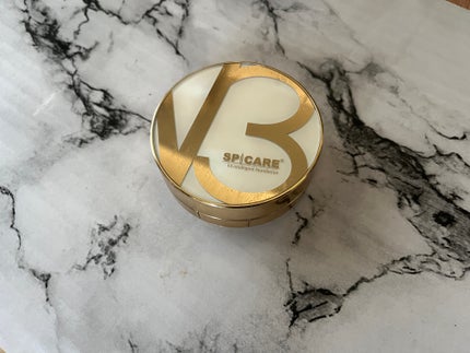 SPICARE SPICARE V3 インテリジェント ファンデーションのクチコミ「開封して初め使い方が分からなかった。
真ん中のこの窪みから出てくるのか?と思って押してみた。
.....」(1枚目)