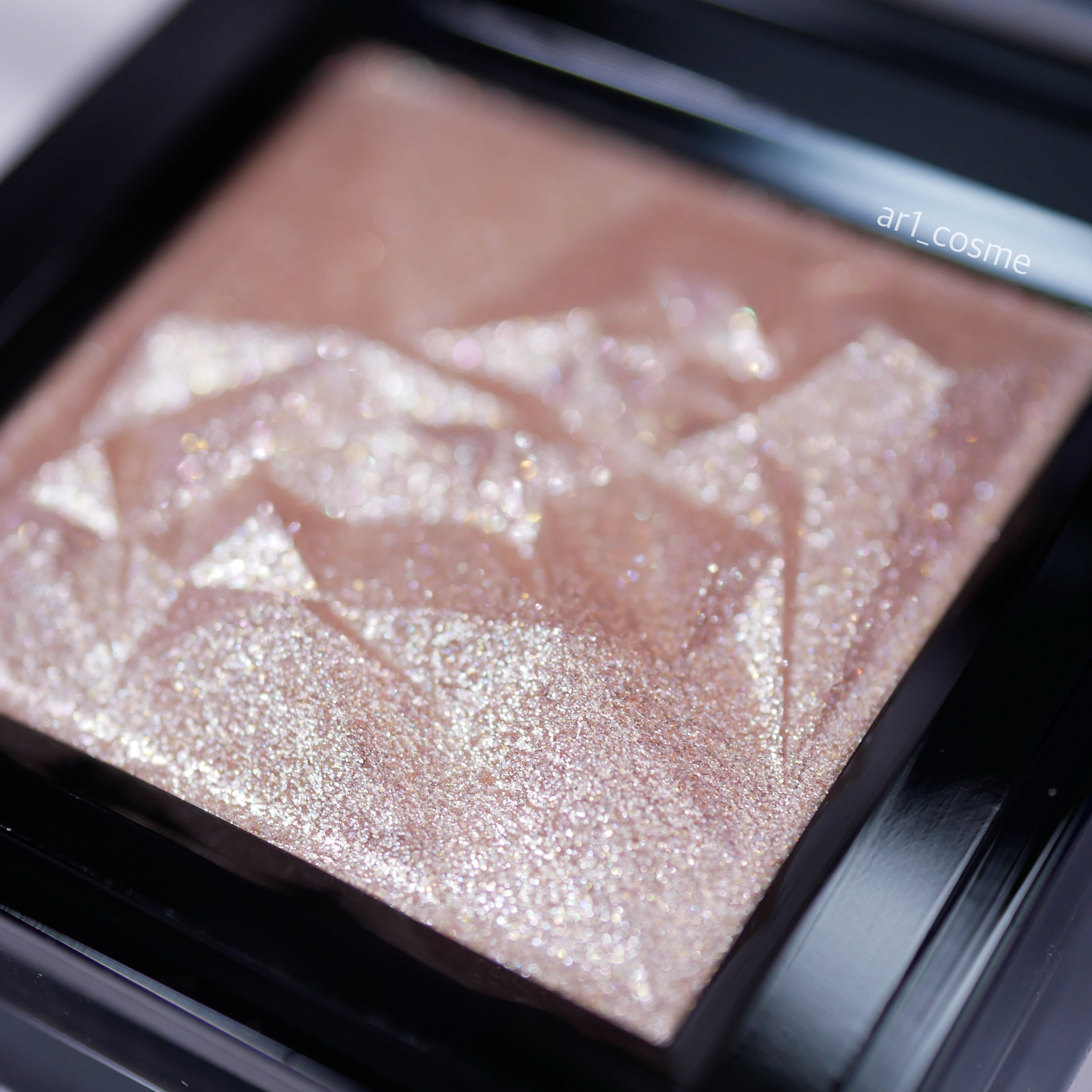 クラッシュド ジェム/shu uemura/単色アイシャドウを使ったクチコミ（2枚目）