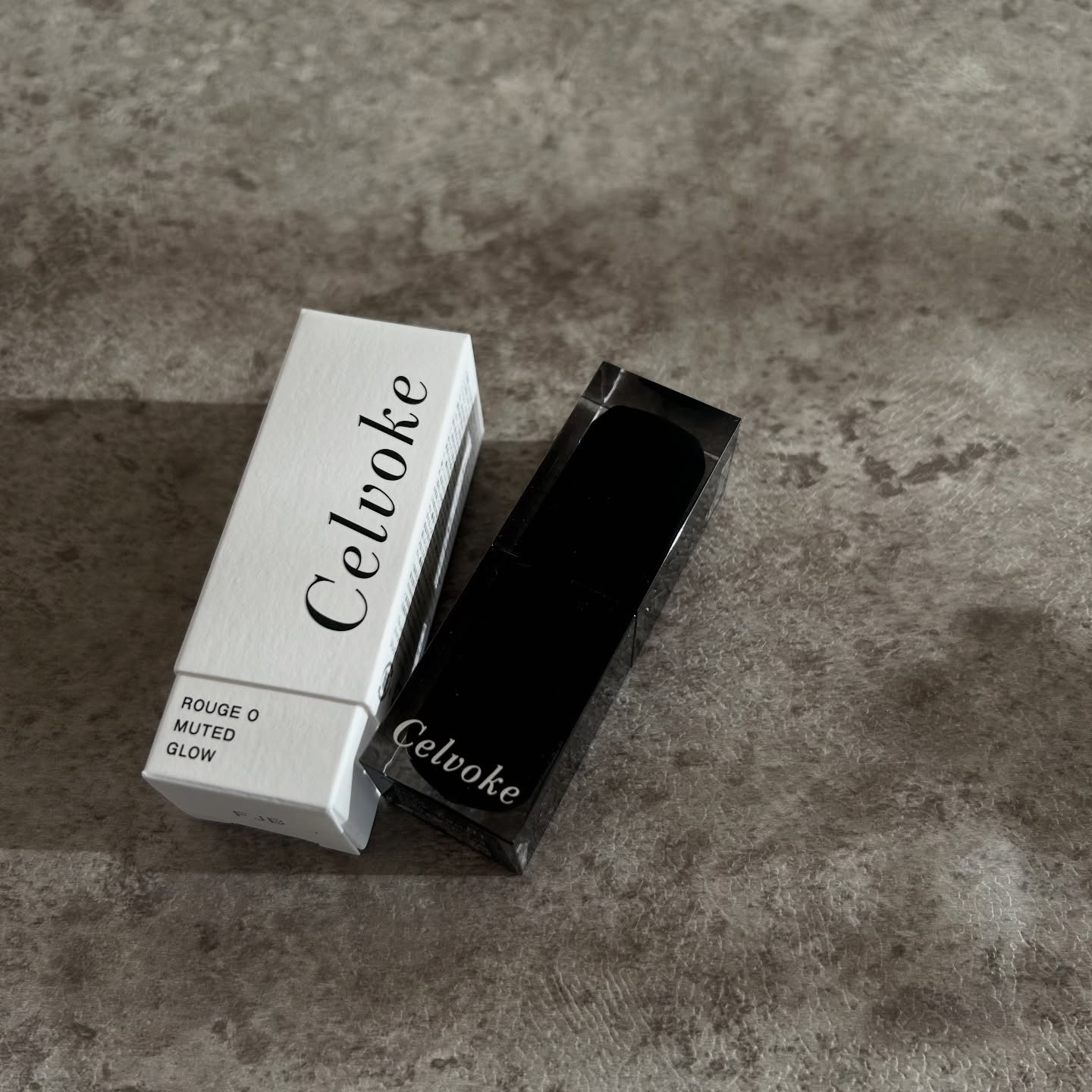 セルヴォーク ルージュ オー ミューテッドグロウ/Celvoke/口紅を使ったクチコミ（3枚目）