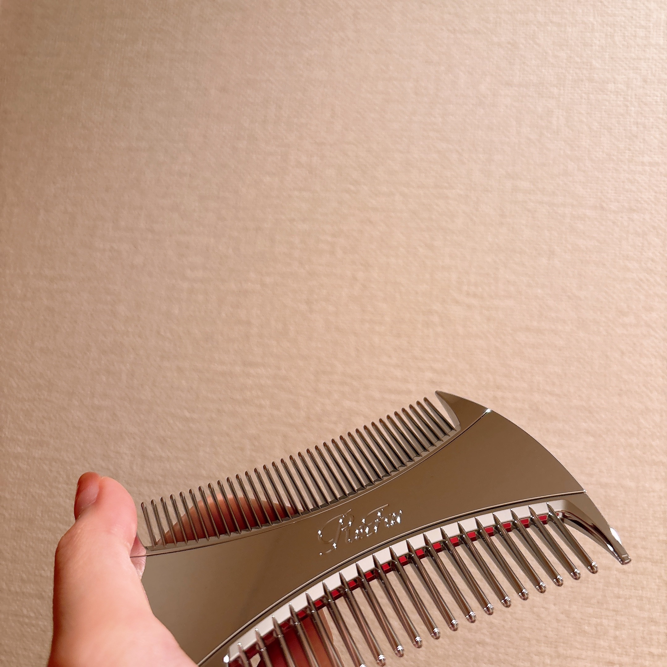 ReFa リファマーキス ウィズのクチコミ「髪をやさしく整えてあげたい人に……！✨️

ReFaさんのリファマーキス ウィズ✨️

このコ.....」（1枚目）