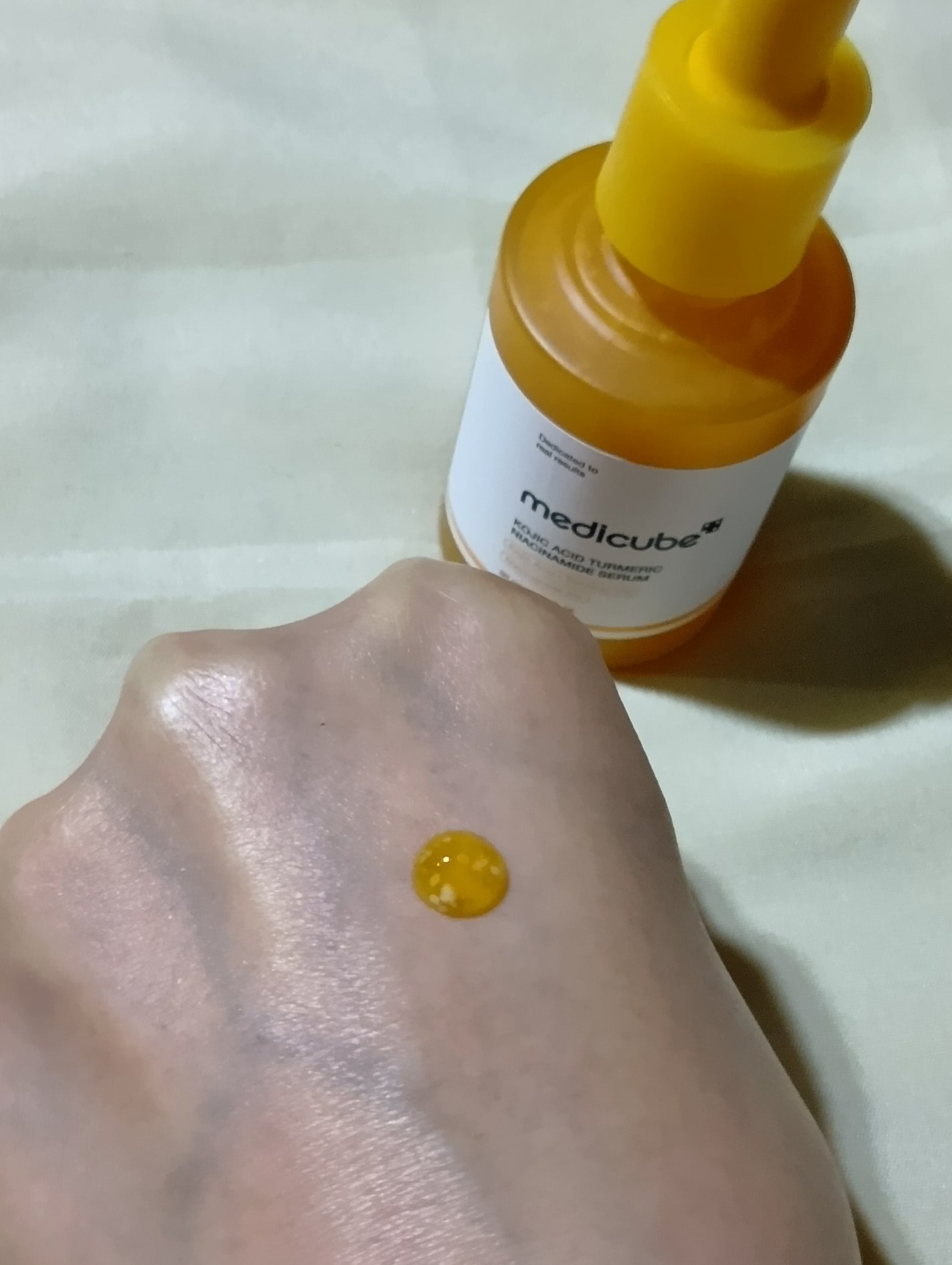 コウジ酸ビタナイアシンセラム/MEDICUBE/美容液を使ったクチコミ(4枚目)