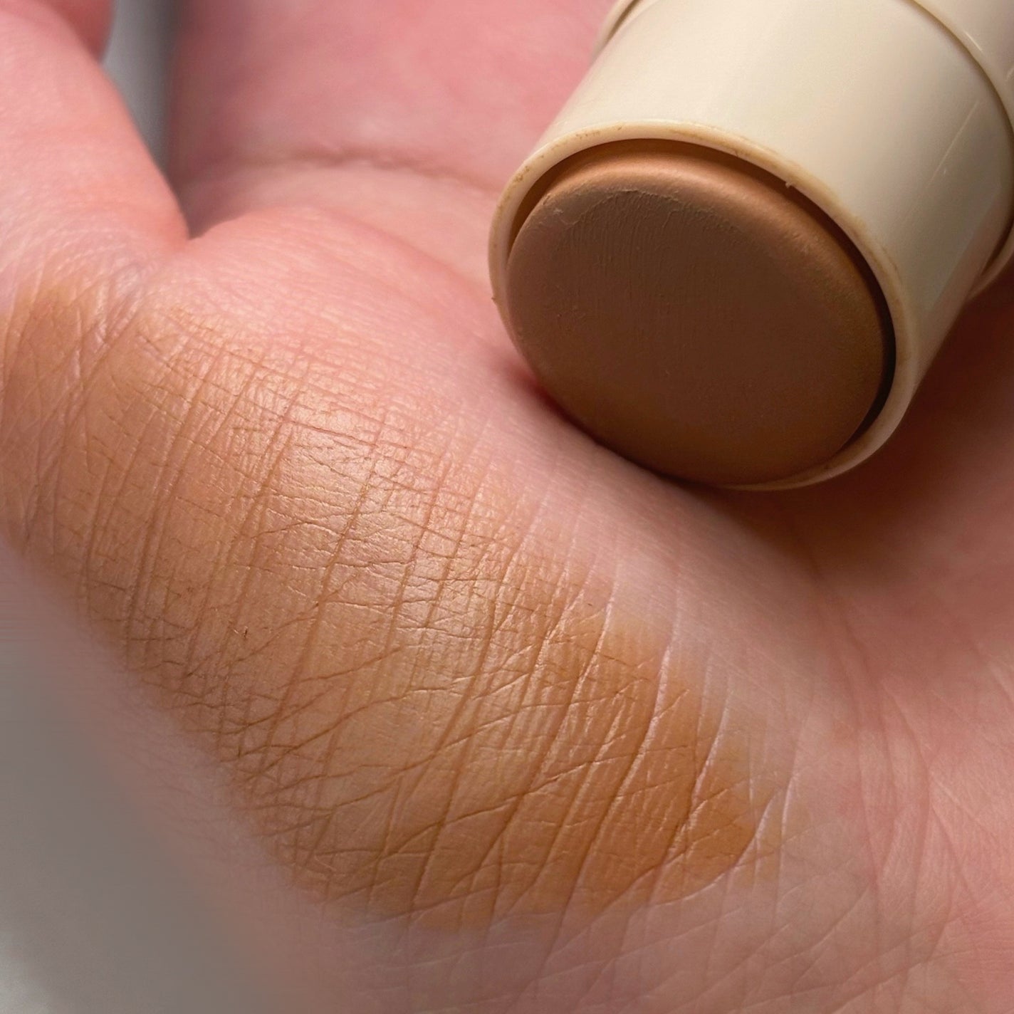 みるも on LIPS 「SHEGLAMコントゥアスティックゴールデンサン───────..」(1枚目)