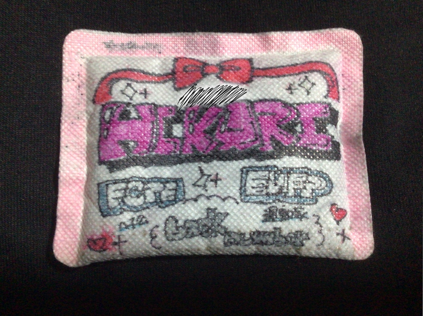 穂( す い ) on LIPS 「すいね、最近カイロに落書きしてて、それ紹介するね!!1個目⇨恋..」(5枚目)