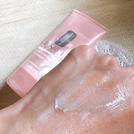 モイスチャー サージ ボディ ハイドレーター/CLINIQUE/ボディミルクを使ったクチコミ(5枚目)