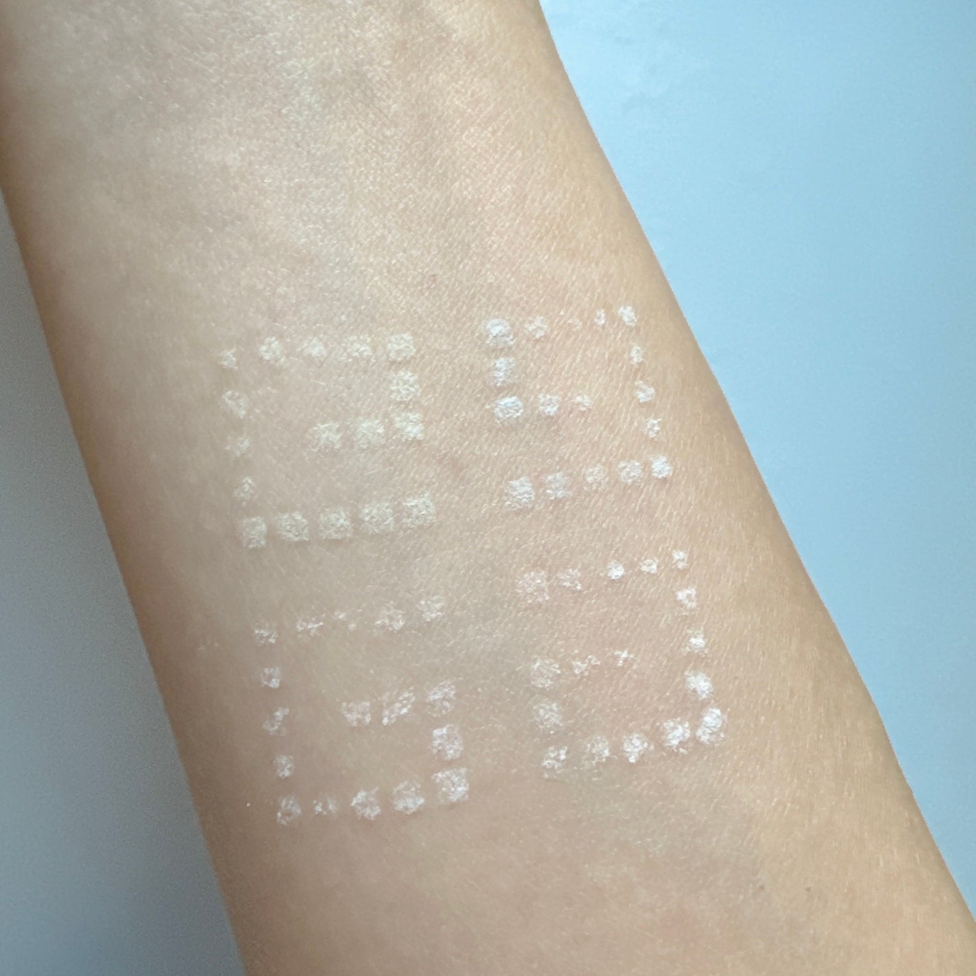 プリズム・リーブル/GIVENCHY/ルースパウダーを使ったクチコミ(4枚目)