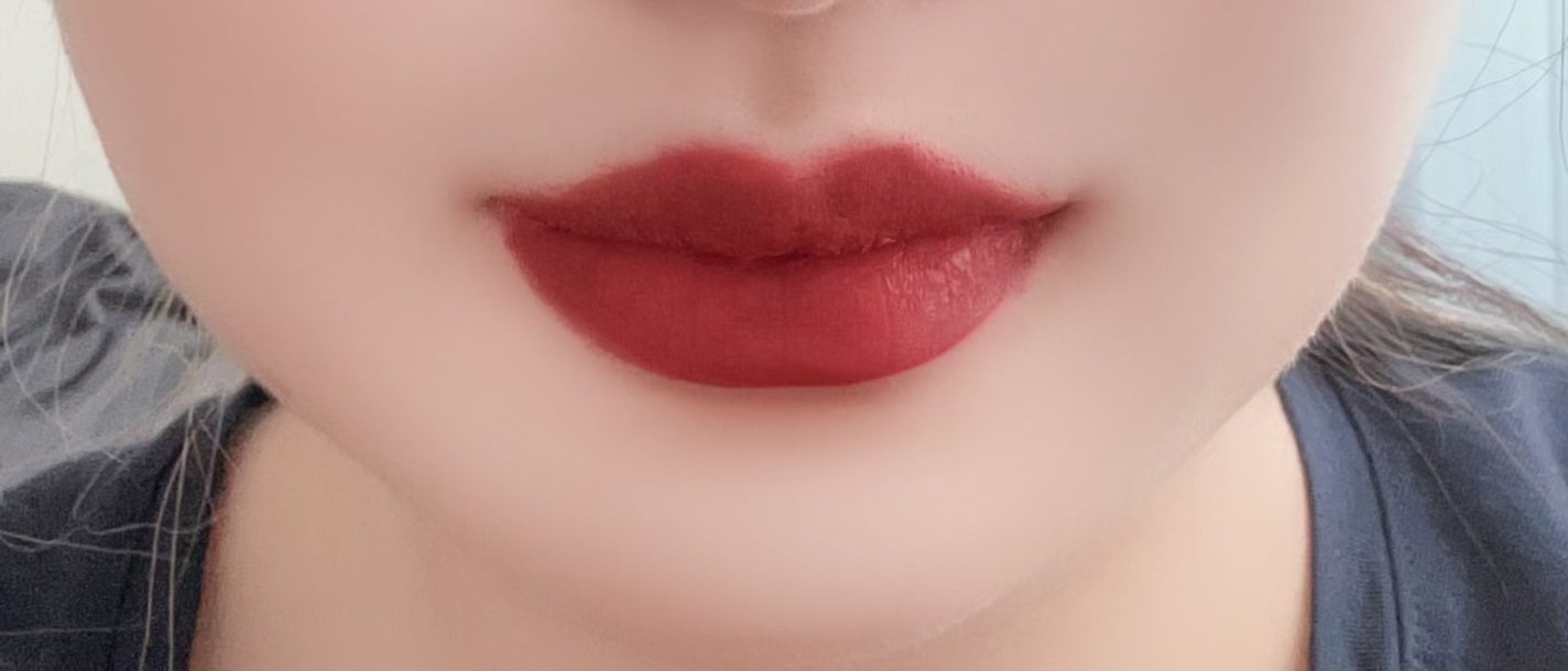 モノクローム ウェイトレス リップカラー(マット レザー)/PRADA BEAUTY/口紅を使ったクチコミ(4枚目)