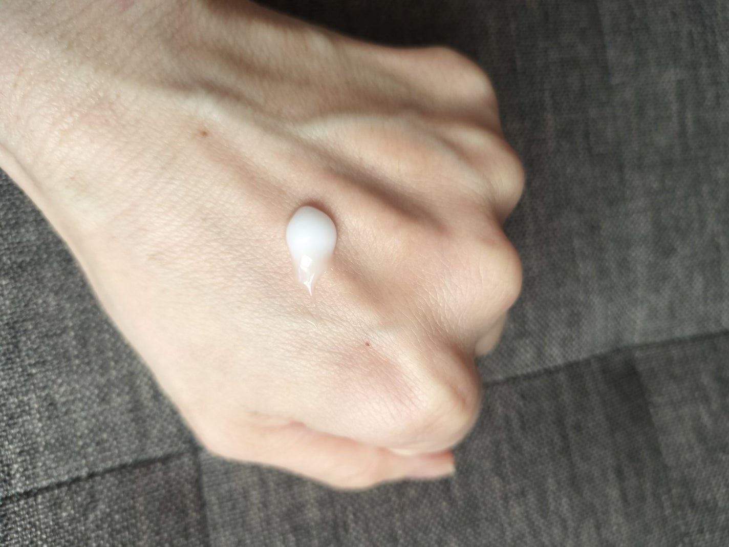 アトリックス ビューティーチャージプレミアム シワ改善 ハンドジェルクリーム 無香料/アトリックス/ハンドクリームを使ったクチコミ(2枚目)