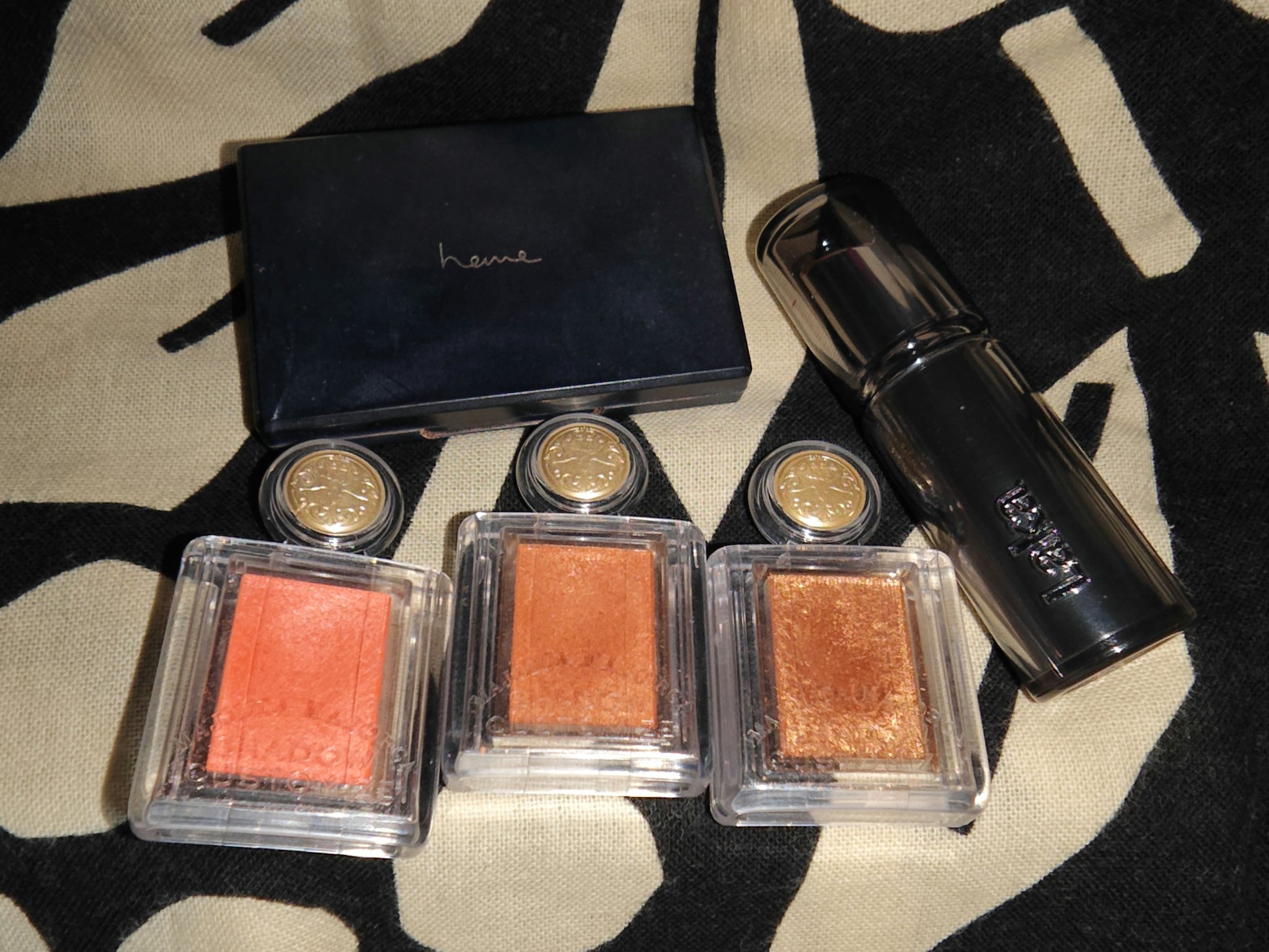 シャドーカスタマイズ/MAJOLICA MAJORCA/単色アイシャドウを使ったクチコミ（1枚目）