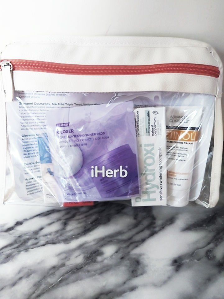 🌿iHerb毎日の美容ケア記念コレクション8点セット🌿
iHerbから『毎日の美容ケア記念コレクション8点セット』というギフトセットが発売されていました（今は販売終了となっています）
iHerbで人気の商品がセットになってお安くなってい