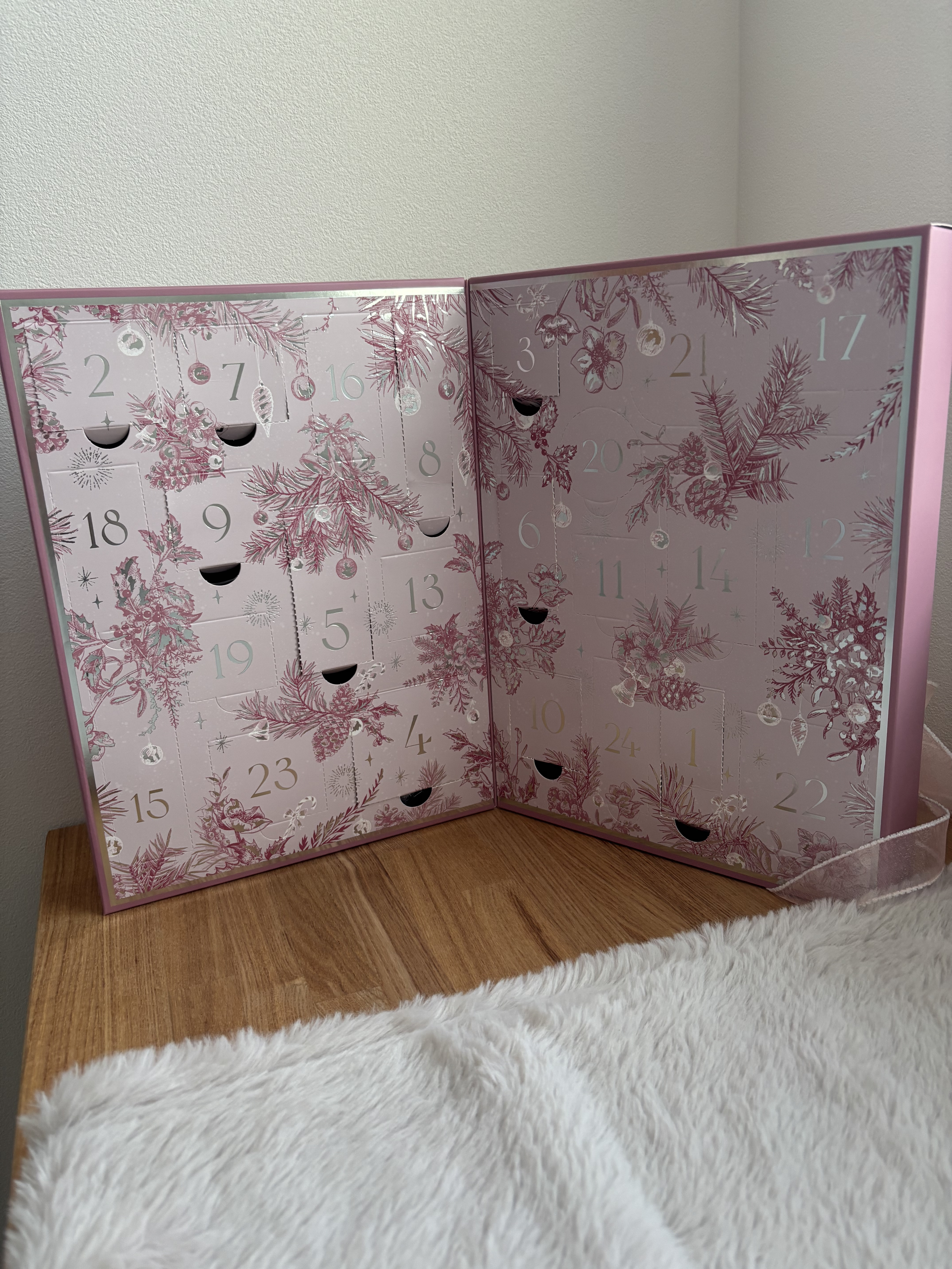 🦌•┈ ✨ ┈ 🌟┈🎄┈🌟┈✨┈•🦌

Francfrancアドベントカレンダー2025

2025年12月11日✨️
バスペダル🛀🫧ピオニーの香り💐

Francfrancアドベントカレンダー2025

1日は、ハンドクリ