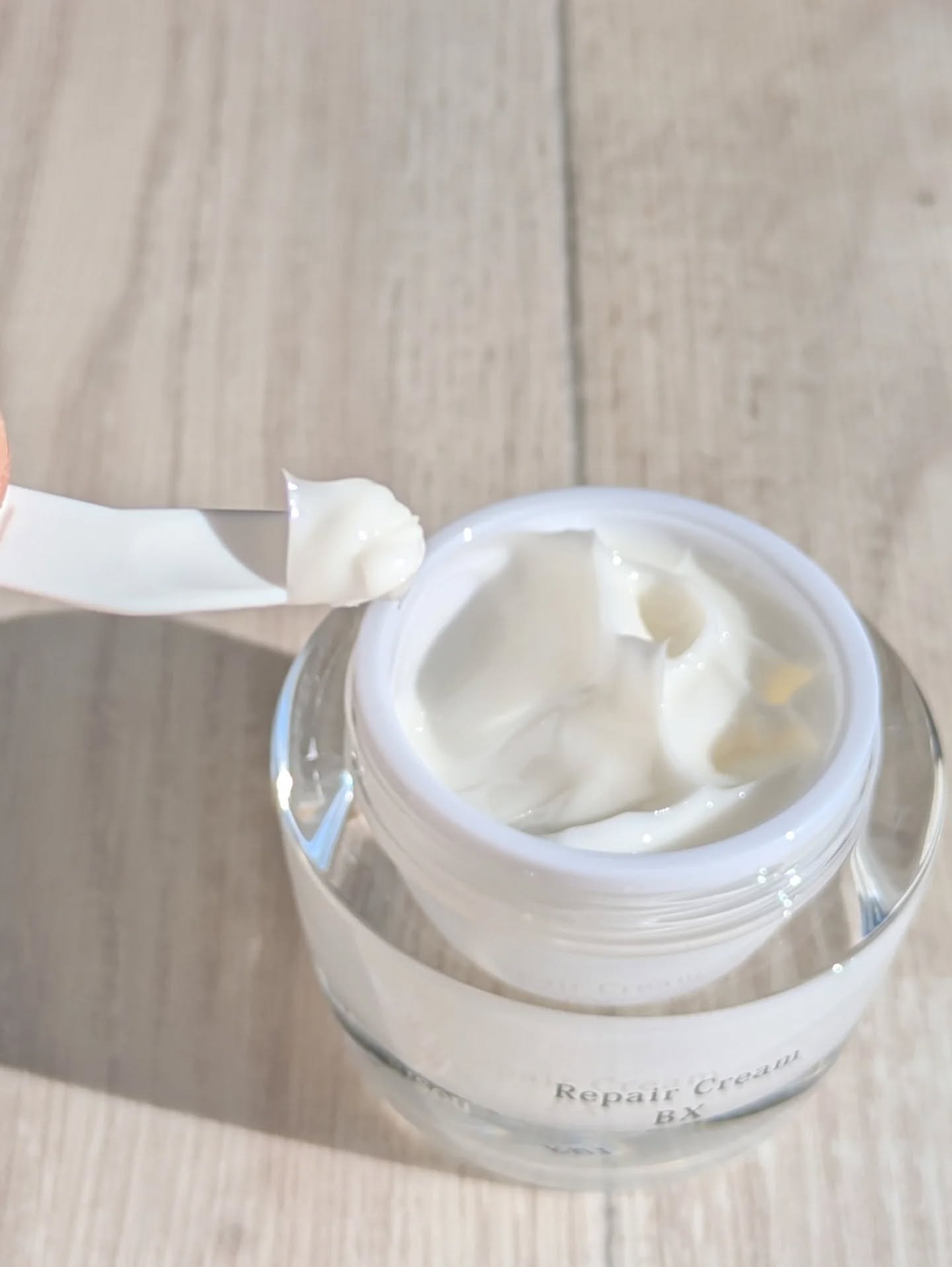 リソウコーポレーション リソウ リペアクリーム BXのクチコミ「大人世代の肌荒れと年齢サインに着目💡
1つで4役のハリ向上
発酵美活菌やボトック様成分配合した.....」（2枚目）