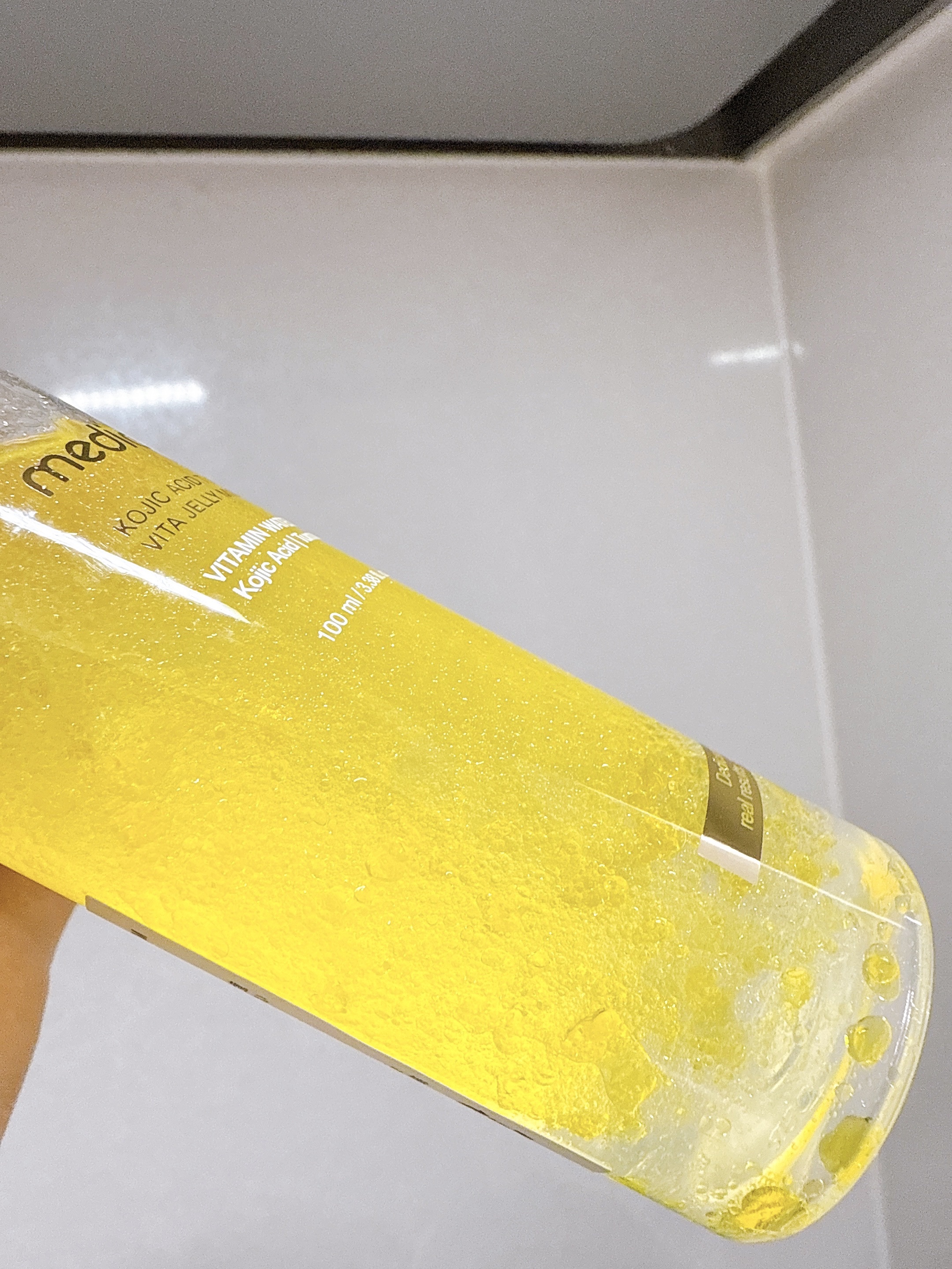 コウジ酸ビタゼリーセラムミスト/MEDICUBE/美容液を使ったクチコミ（2枚目）