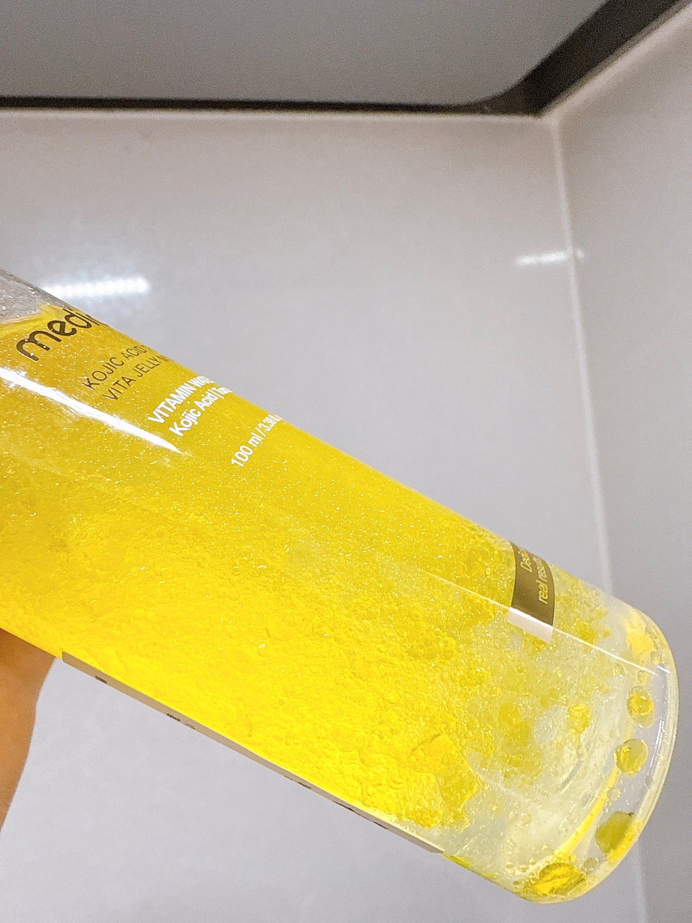 コウジ酸ビタゼリーセラムミスト/MEDICUBE/美容液を使ったクチコミ(2枚目)