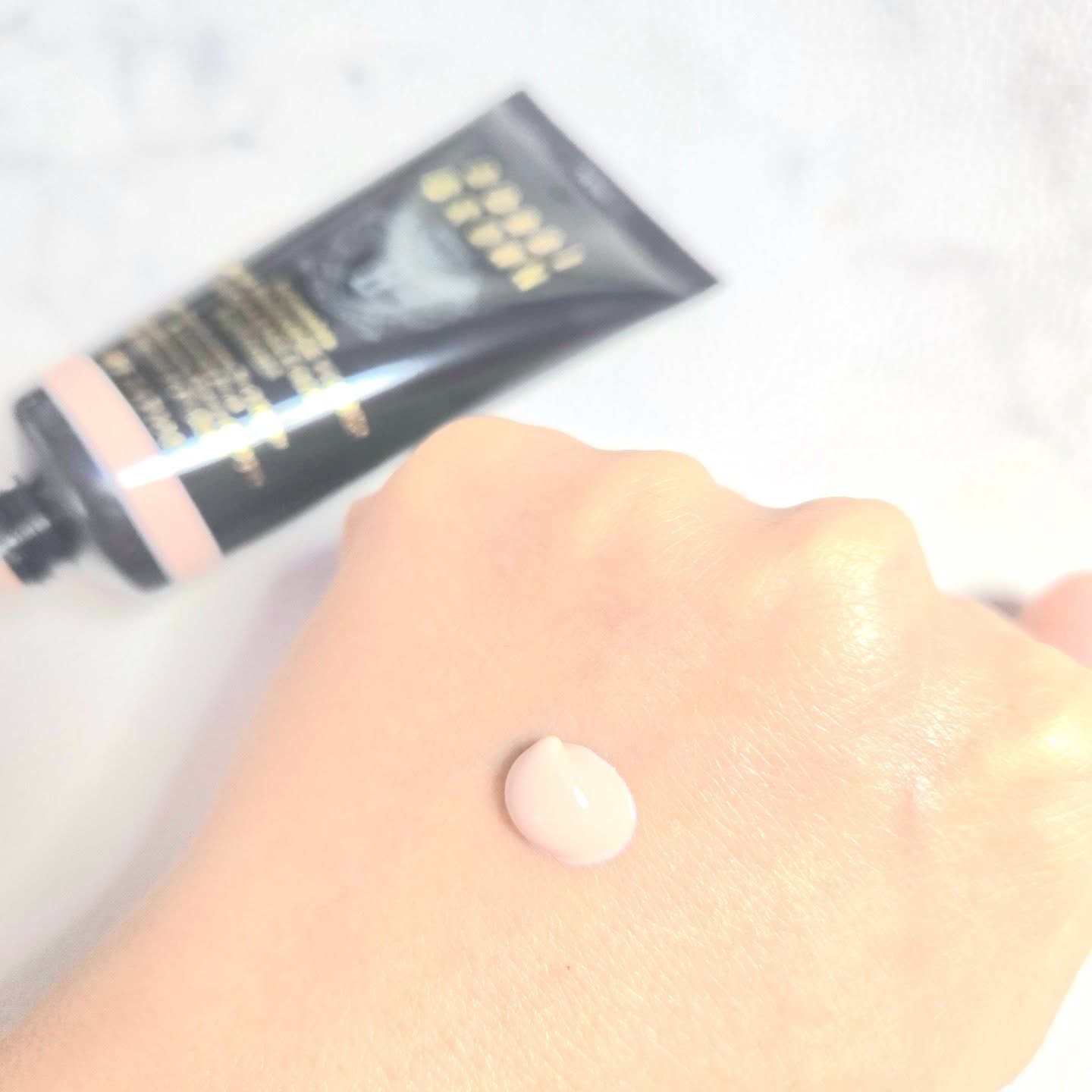 インテンシブ セラム ラディアンス プライマー/BOBBI BROWN/化粧下地を使ったクチコミ（3枚目）