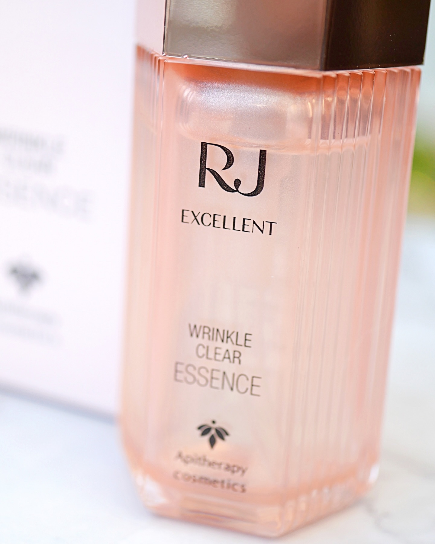 RJ エクセレント 薬用リンクルクリアエッセンス｜アピセラピー