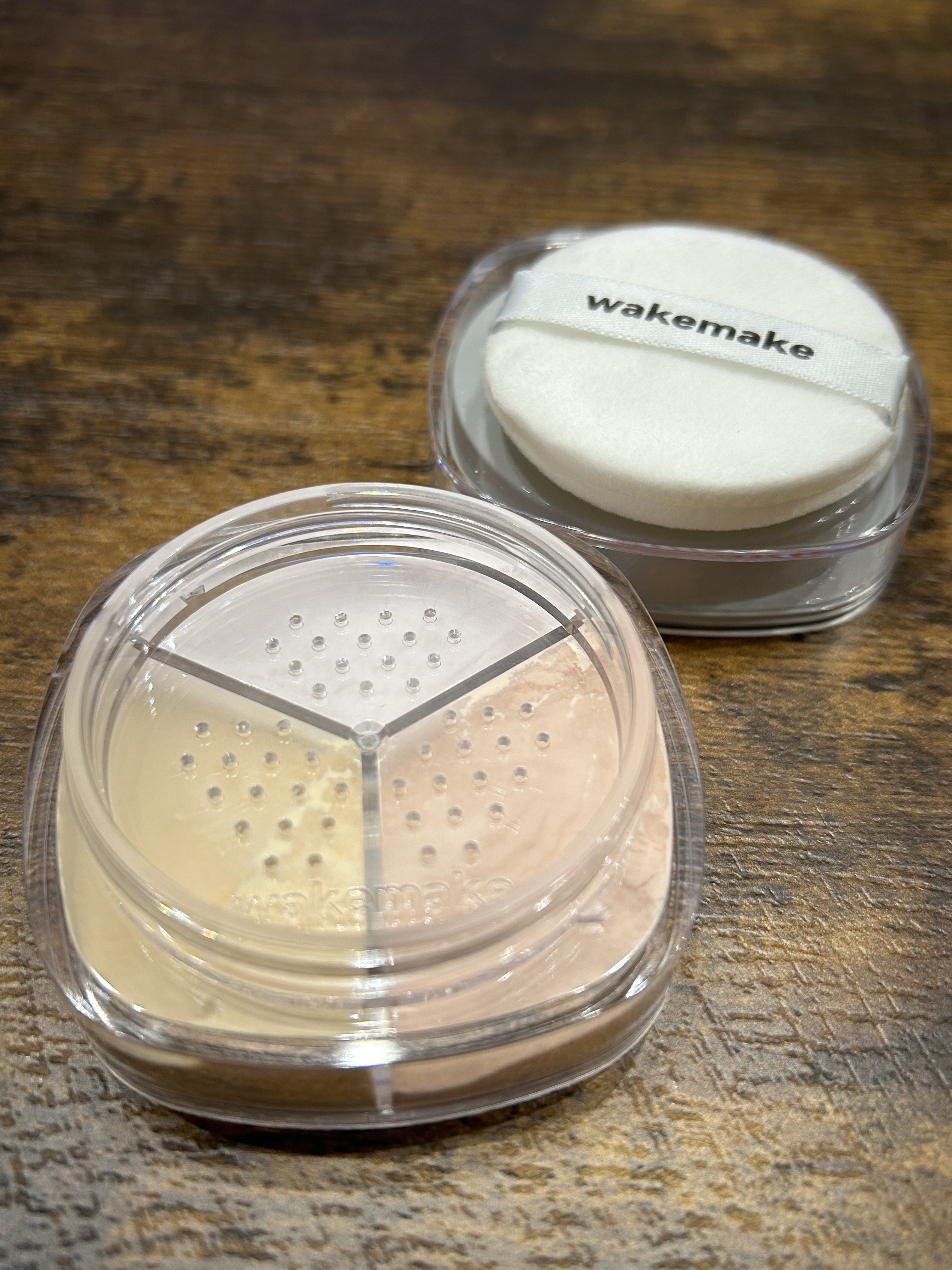 ステイフィクサーマルチカラーパウダー 02 ライトスキン/wakemake/ルースパウダーを使ったクチコミ（1枚目）