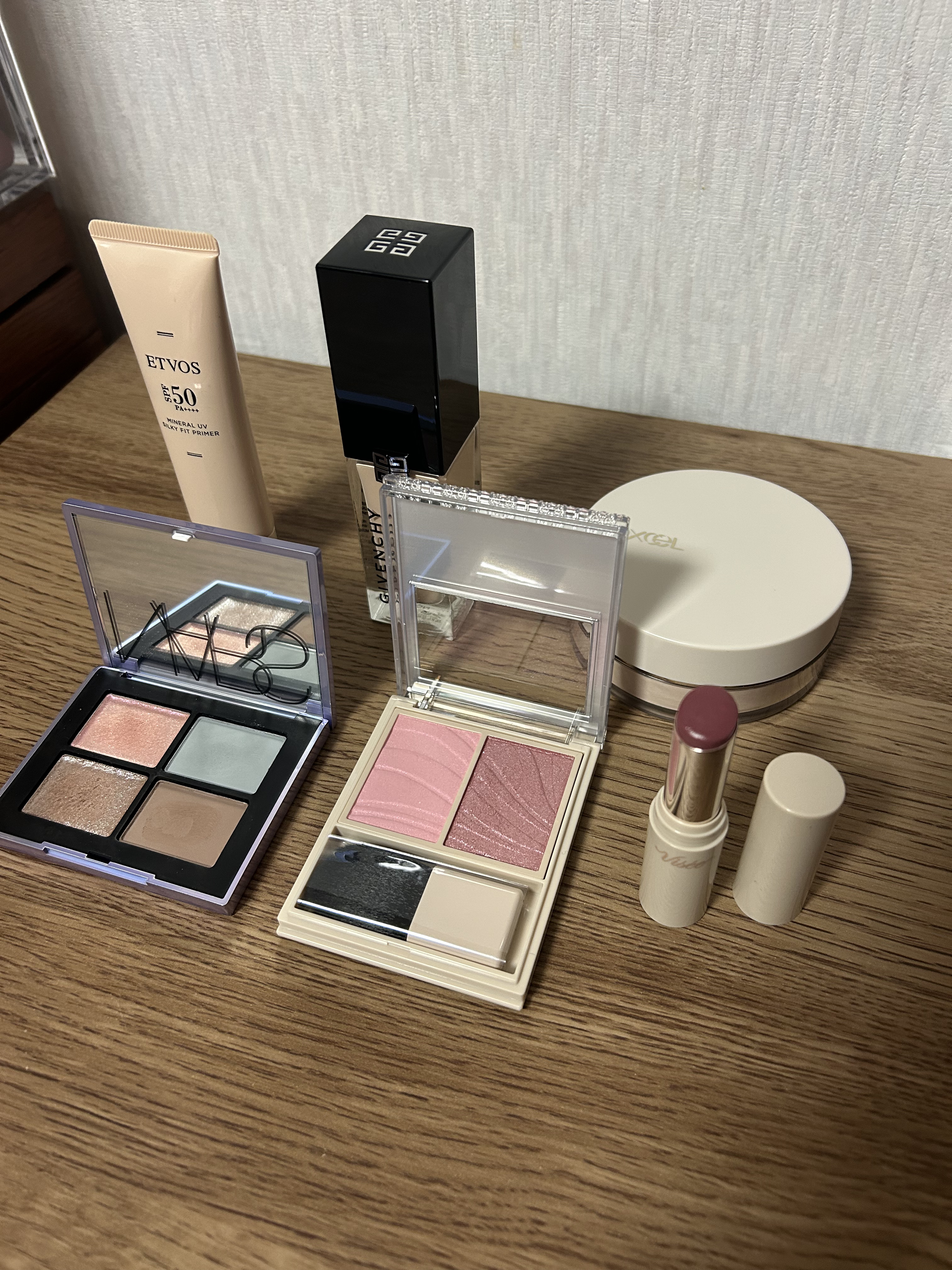 プリズム･リーブル･グロウ･セラム･ ファンデーション 0N/GIVENCHY/リキッドファンデーションを使ったクチコミ（2枚目）