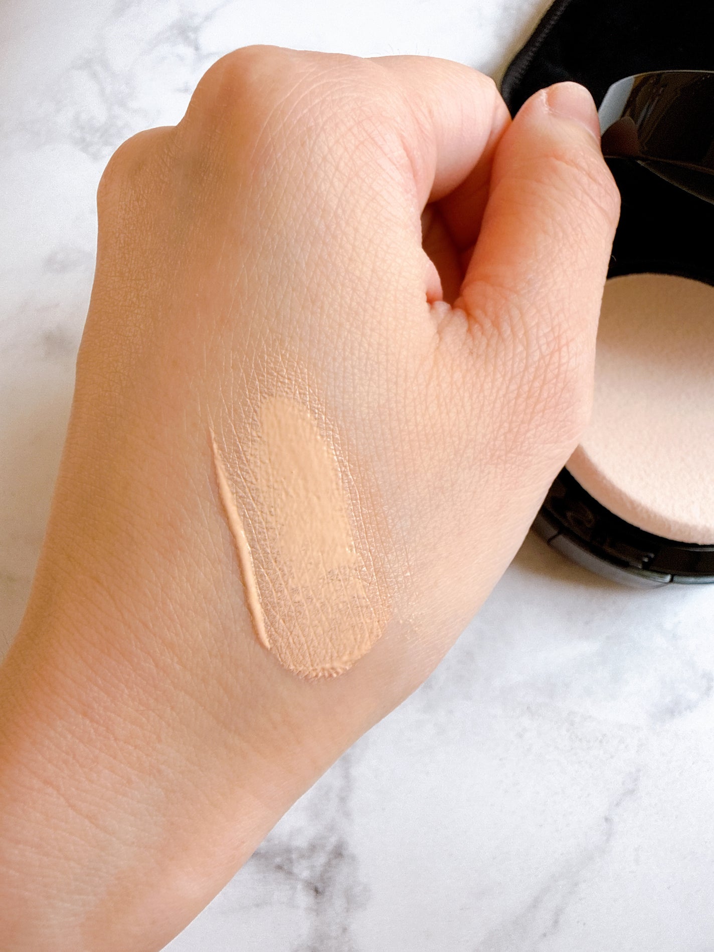 ミネラルリキッドリー ファンデーション SPF22 PA++/MiMC/リキッドファンデーションを使ったクチコミ(3枚目)