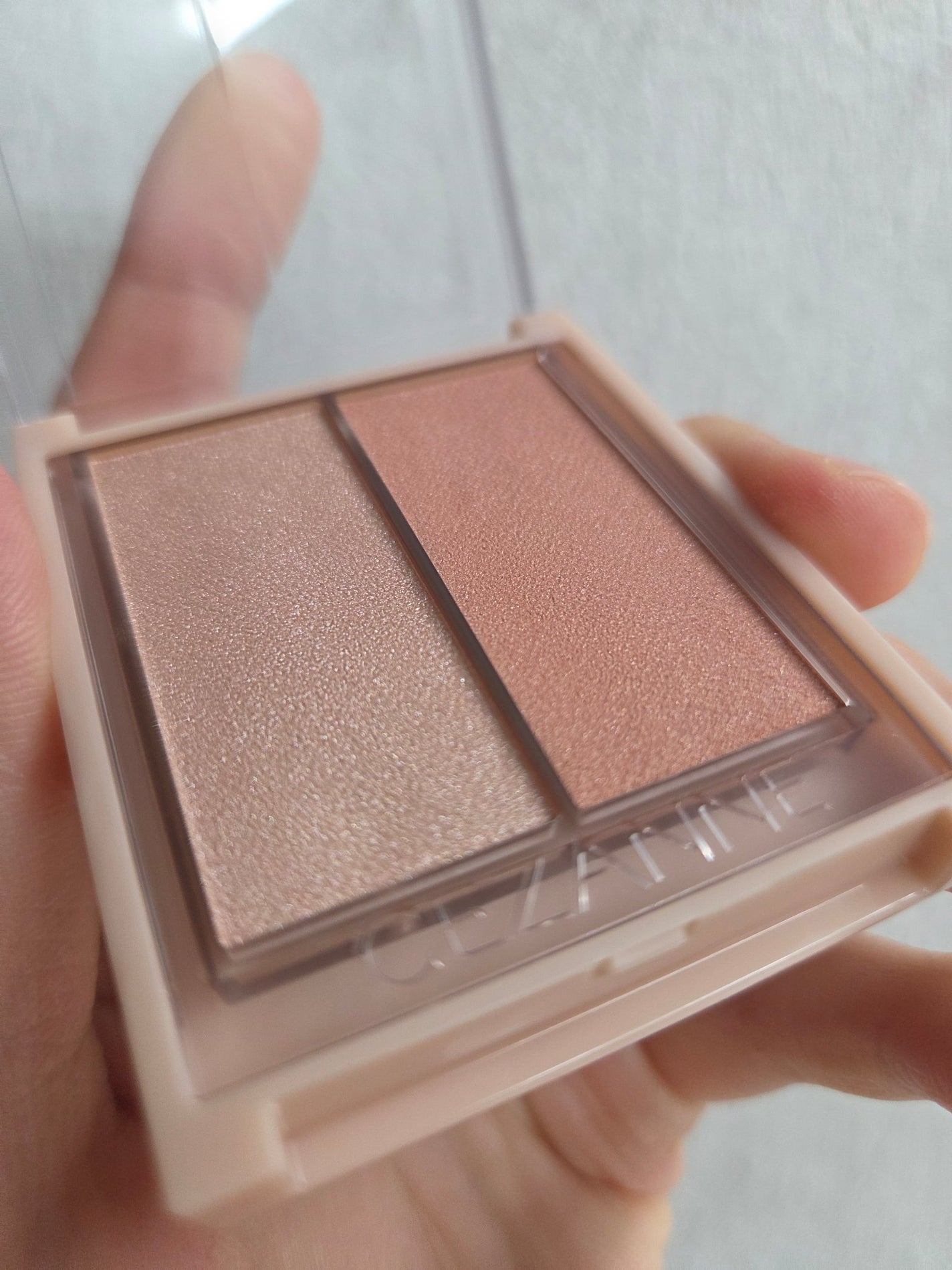 りり | 乾燥肌 on LIPS 「顔全体に上品なツヤ感を生み出せるアイテムです。ぷにっと感が売り..」(2枚目)