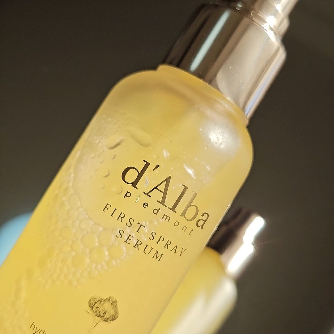 ダルバの代表ミスト👑
ひと吹きでツヤとうるおいが広がる♡
ホワイトトリュフファーストスプレーセラム  

グローバル累計販売数 6,300万本突破 !! 
※ 2025年9月時点 自社調べ

トナー＋ミスト＋セラム＋エッセンスがこれ1本に