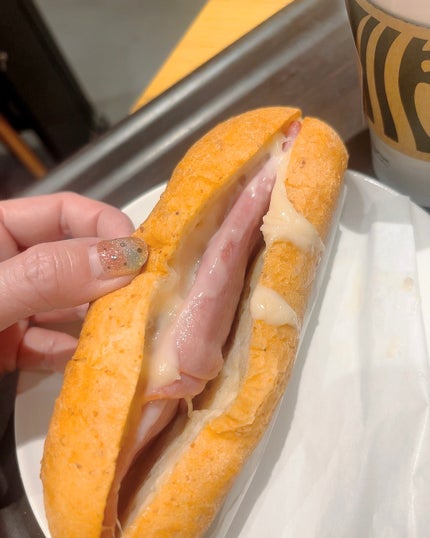 ハム&マリボーチーズ 石窯フィローネ/スターバックス リザーブ/その他食品を使ったクチコミ(2枚目)