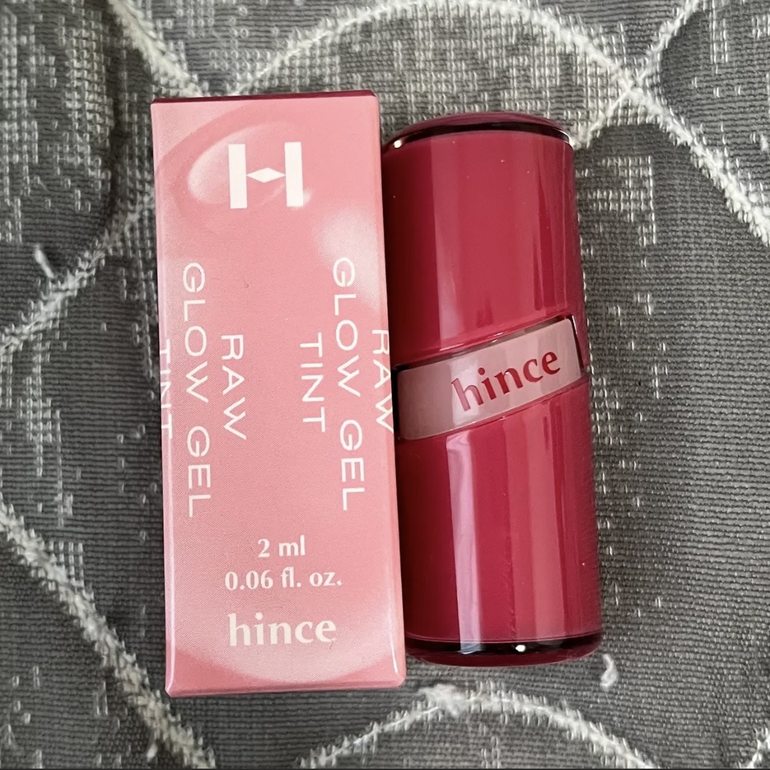 ロウグロウジェルティント R020 ローズウッド（ミニ）/hince/リップティントを使ったクチコミ（2枚目）