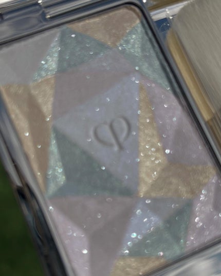 ル・レオスールデクラ /クレ・ド・ポー ボーテ/パウダーハイライトを使ったクチコミ(2枚目)