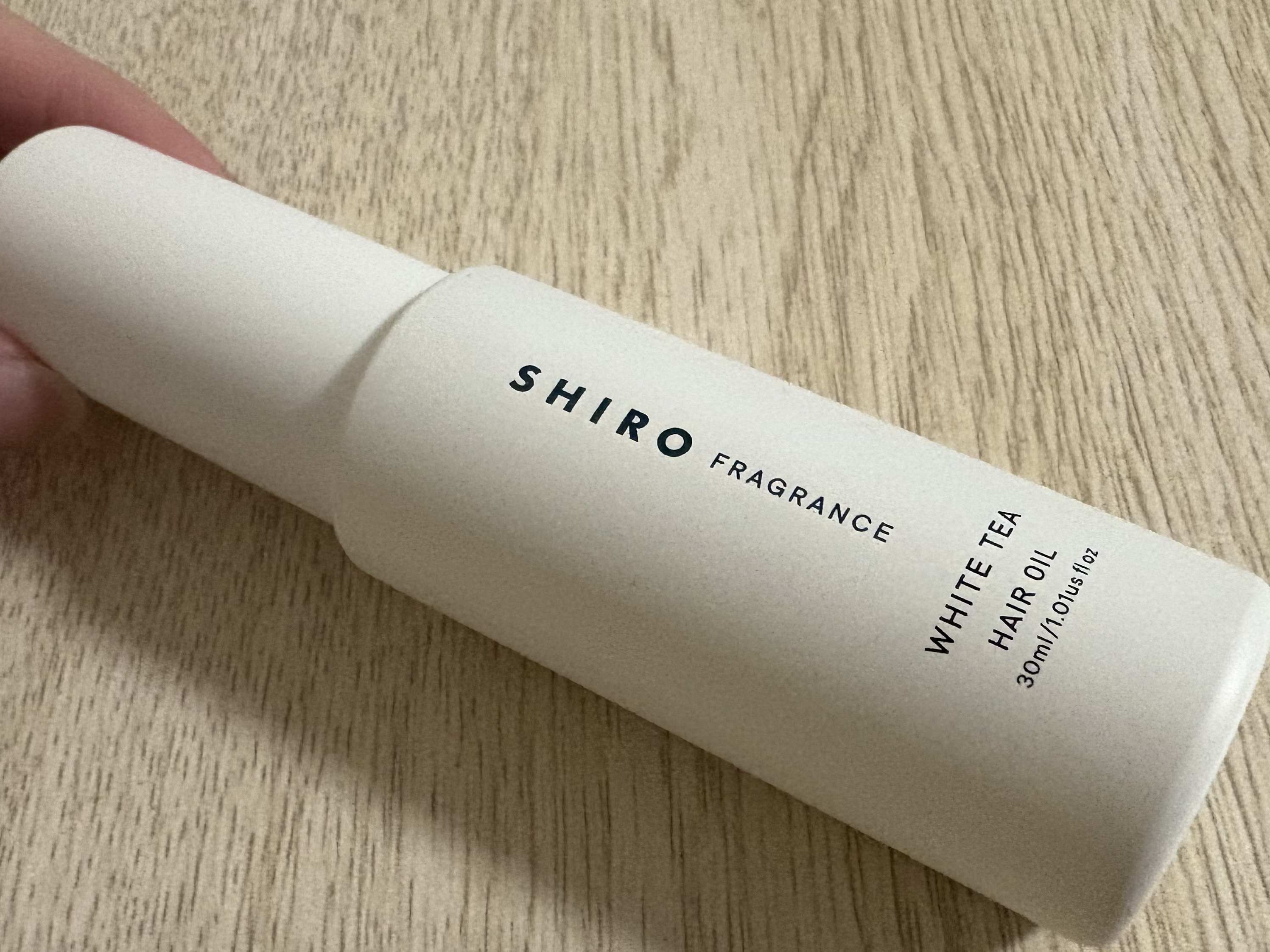 SHIRO ホワイトリリー ヘアオイルのクチコミ「SHIRO
【ホワイトリリー ヘアオイル】

SHIROのヘアオイル♡
持ちやすいサイズ感で、.....」（1枚目）