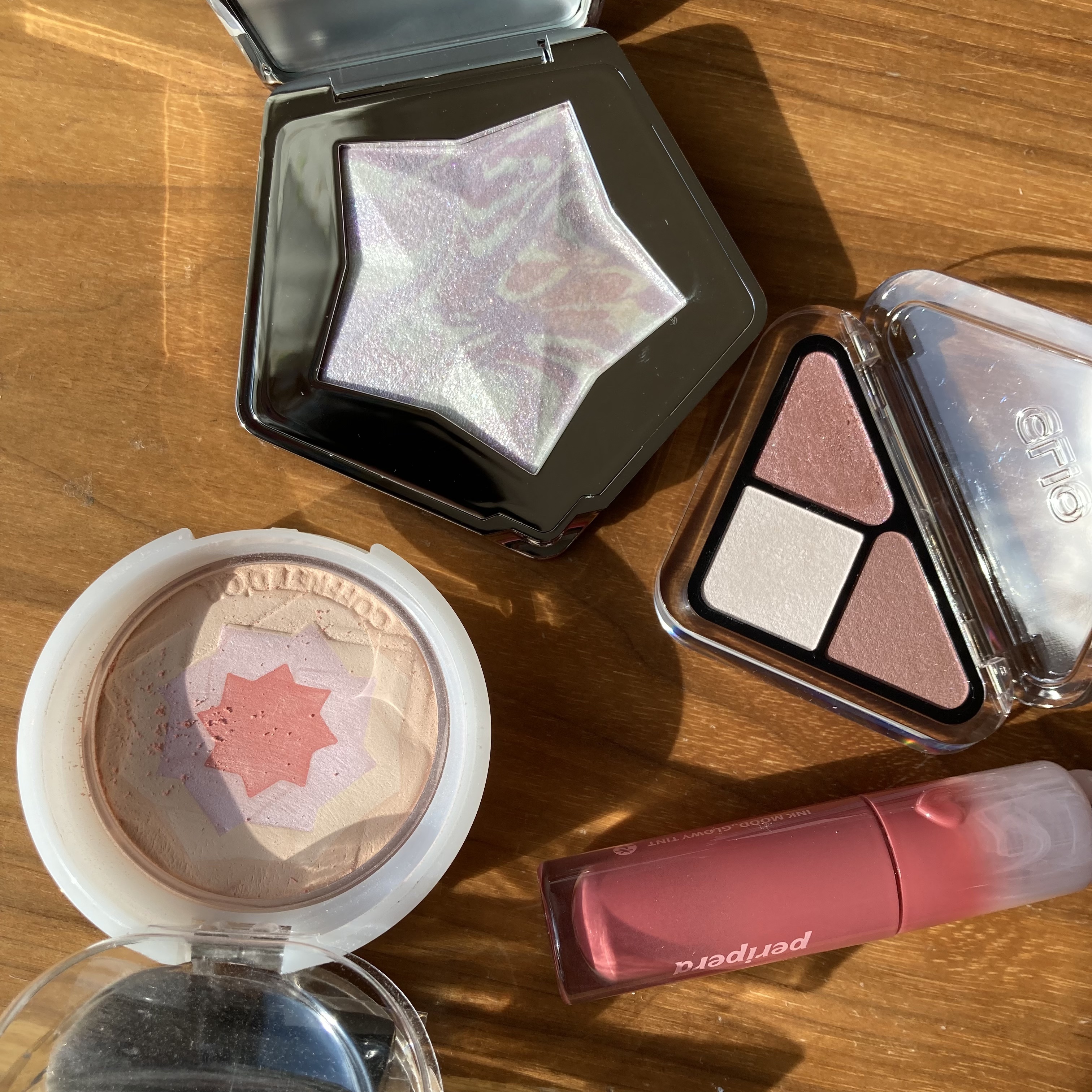 エッセンシャル シャドウ タップ/CLIO/アイシャドウパレットを使ったクチコミ（3枚目）