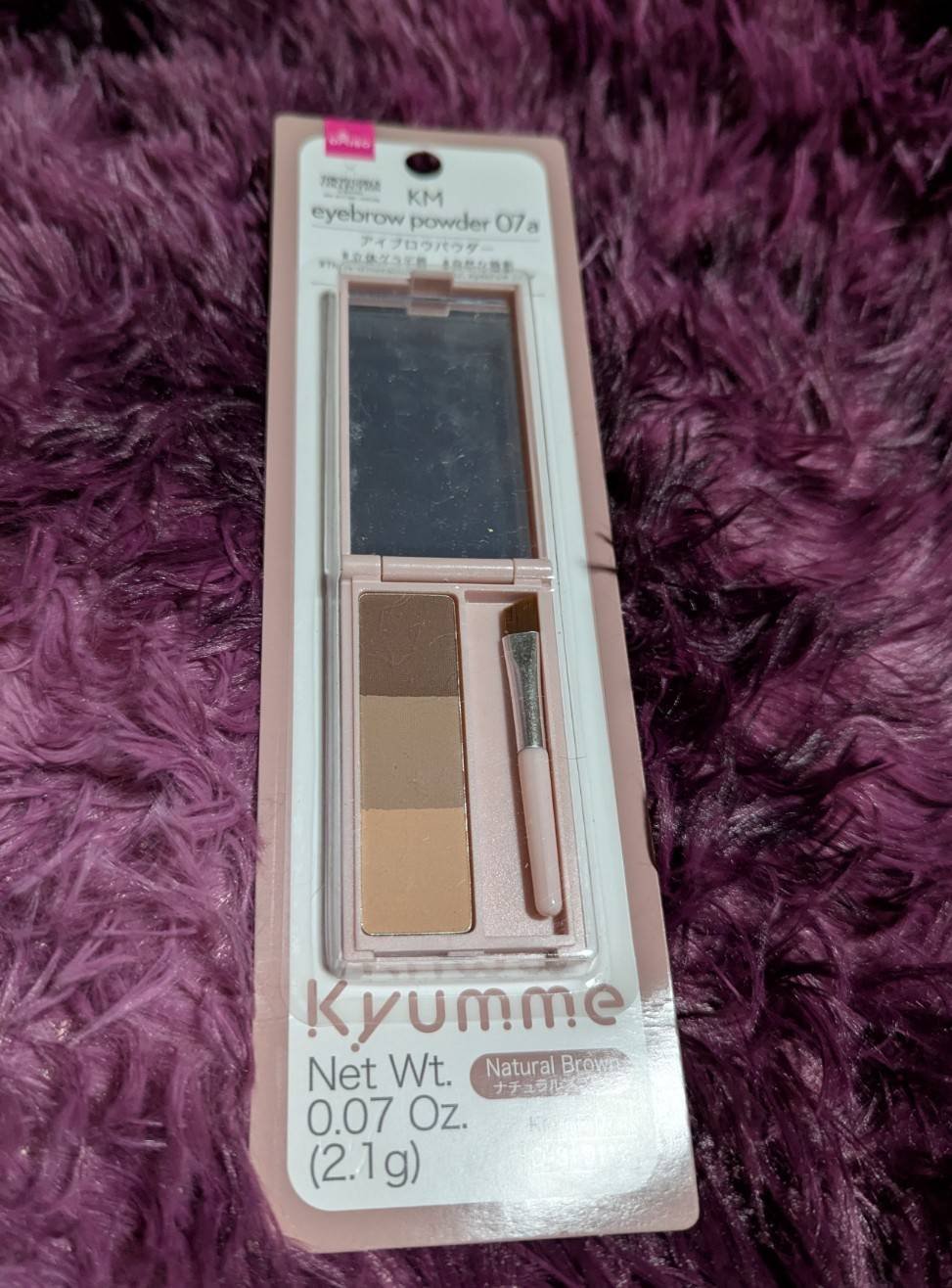 KM アイブロウパウダー、ナチュラルブラウンにしました！
いろいろあって目移りしたけどまずは無難で使えそうなナチュラルブラウンからと思いまして。

次はちょっと変わったカラーにしてみようかと考え中です。
