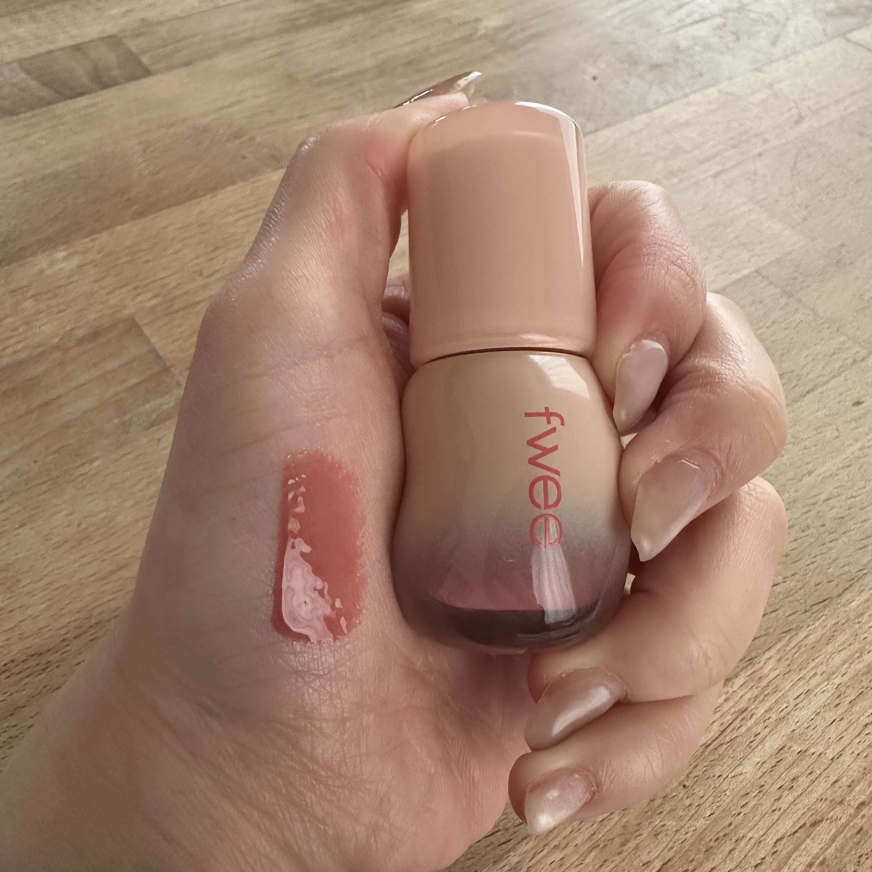 フィー 3Dボリューミンググロス/fwee/リップグロスを使ったクチコミ（3枚目）