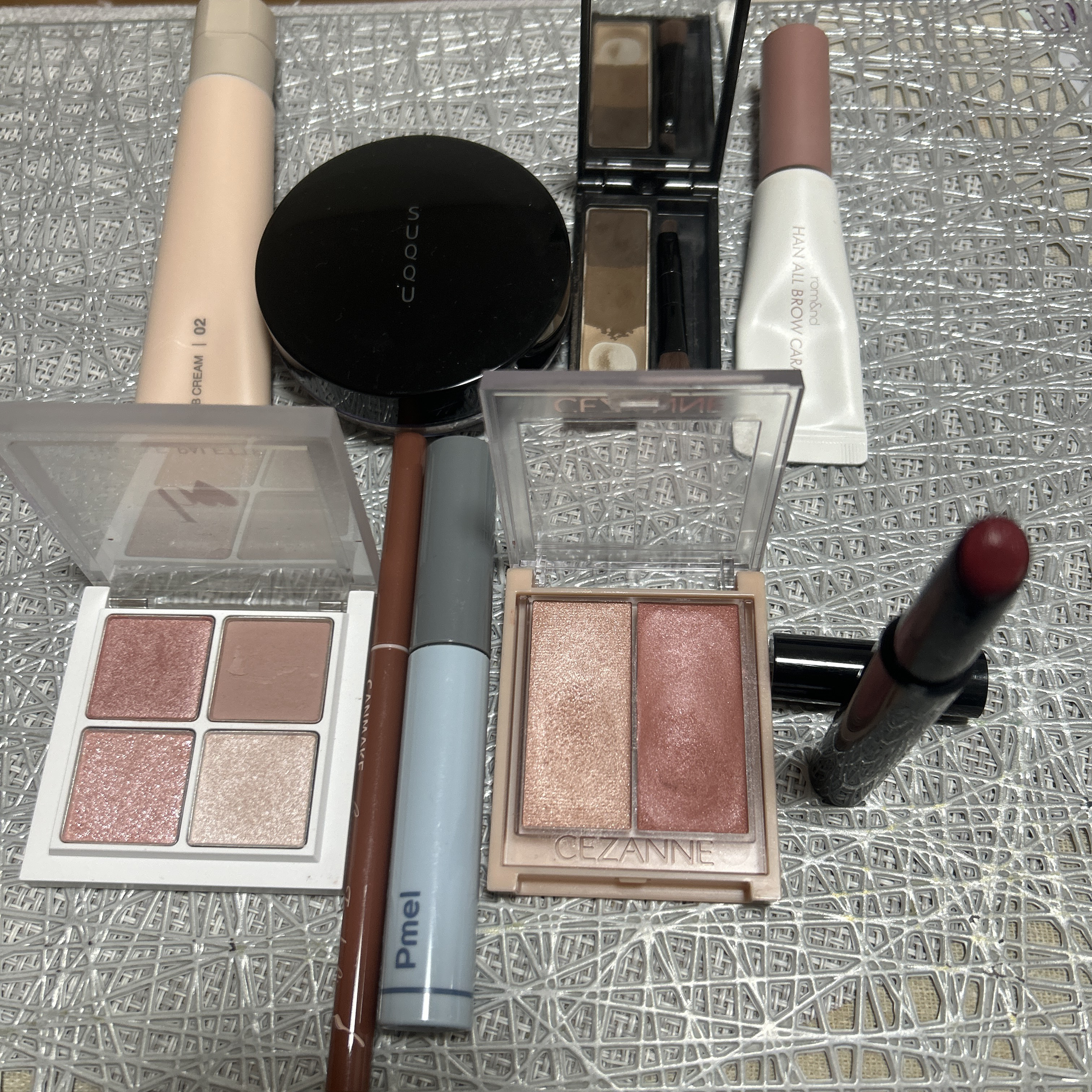 ケイト デザイニングアイブロウ3D/KATE/パウダーアイブロウを使ったクチコミ（2枚目）