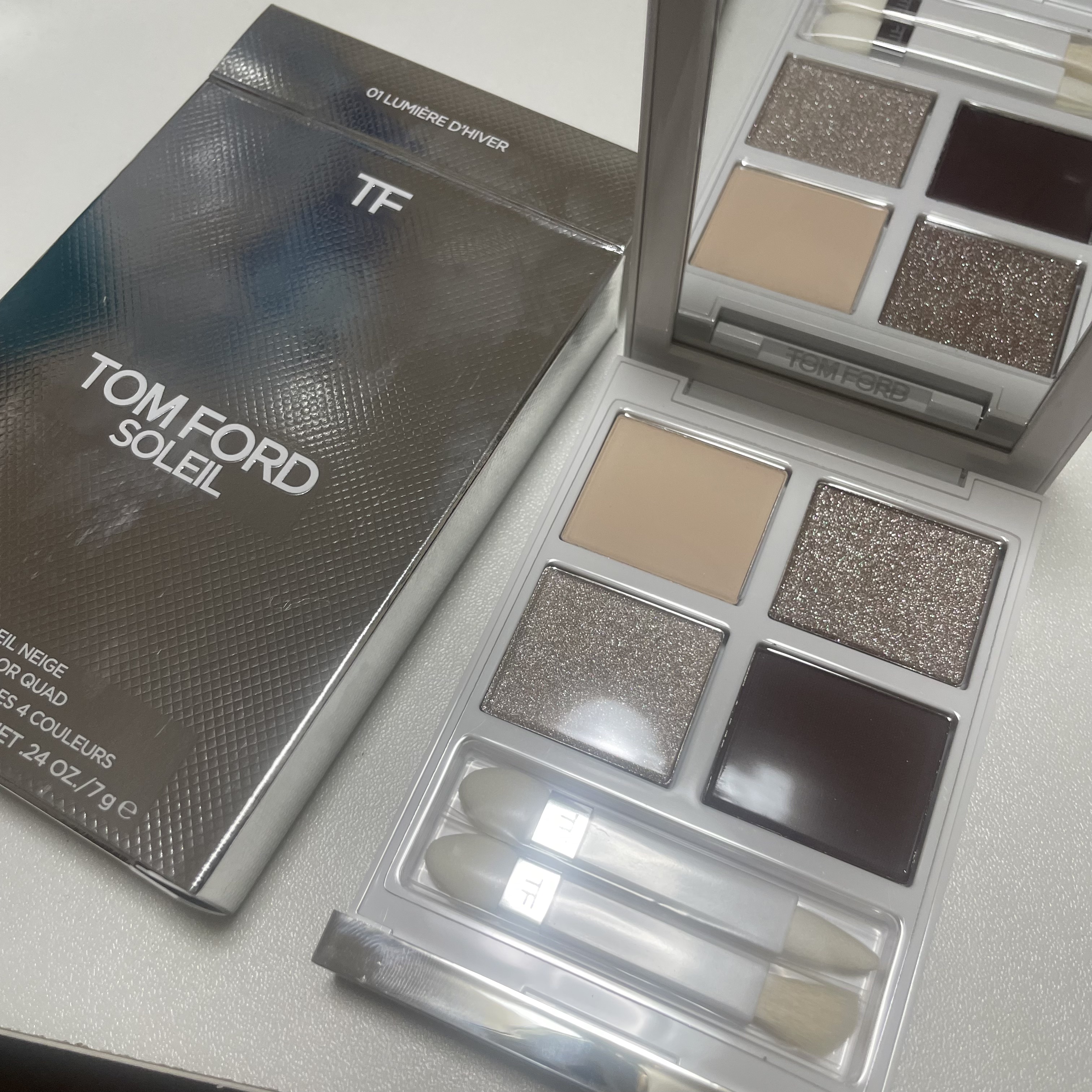 ソレイユ アイ カラー クォード 01 ルミエール ディヴェール（限定）/TOM FORD BEAUTY/アイシャドウパレットを使ったクチコミ（1枚目）