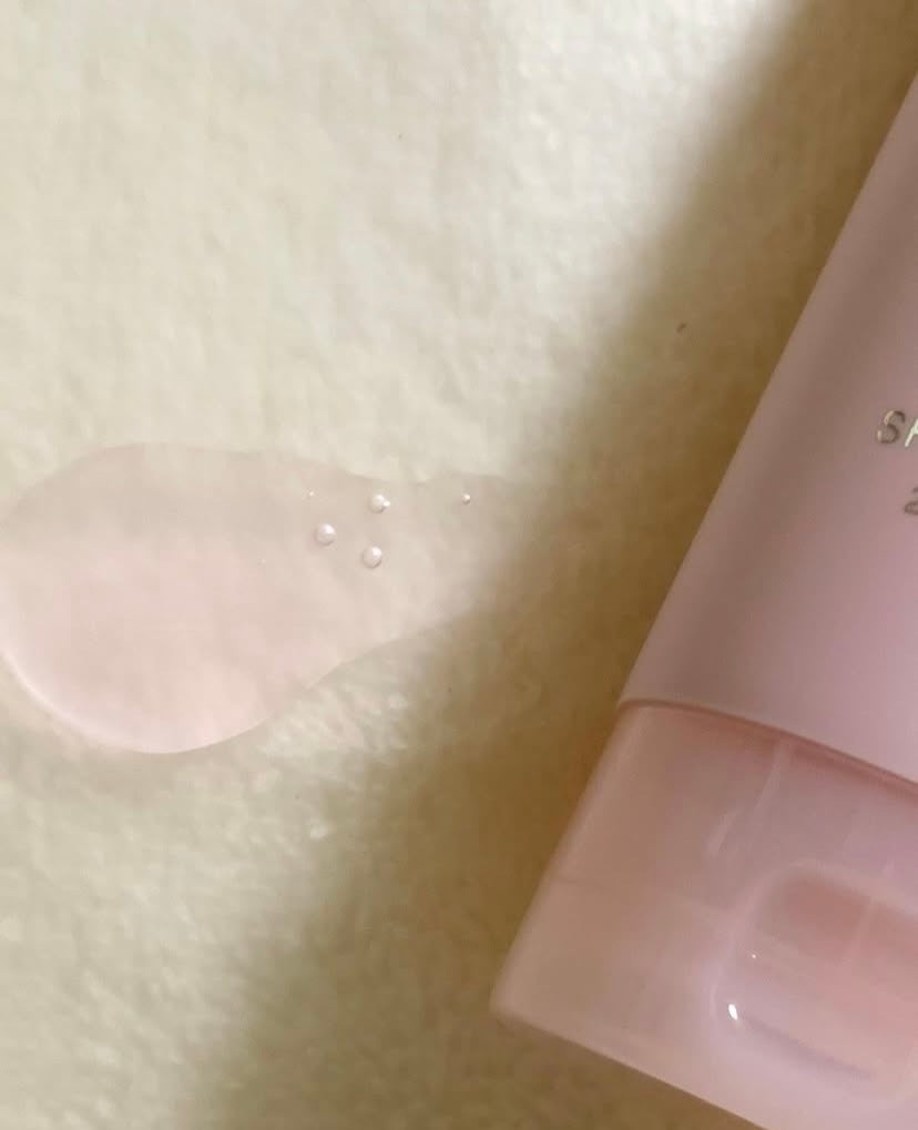 たんぽぽころ on LIPS 「華やかで上品な香りのシャンプーとトリートメント。パケもピンク、..」(2枚目)