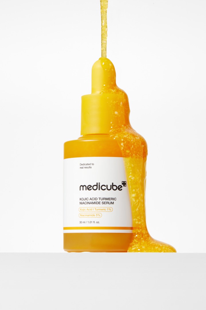 メディキューブ【新品未開封】美顔器➕️ヒアルロン酸セラム➕️コウジ酸セラム 試してみた】コウジ酸ビタナイアシンセラム MEDICUBEの効果・肌質別の