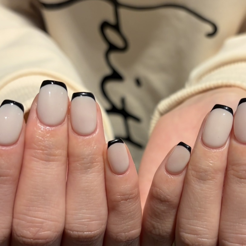 いいね、保存嬉しいです🎶

#ネイル #ジェルネイル #垢抜け #ネイルケア #キラキラネイル #ネイリスト #ネイルデザイン #ネイルポリッシュ #簡単ネイル #夏ネイル #秋ネイル #ネイルアート #ネイルシール #冬ネイル #大人ネ