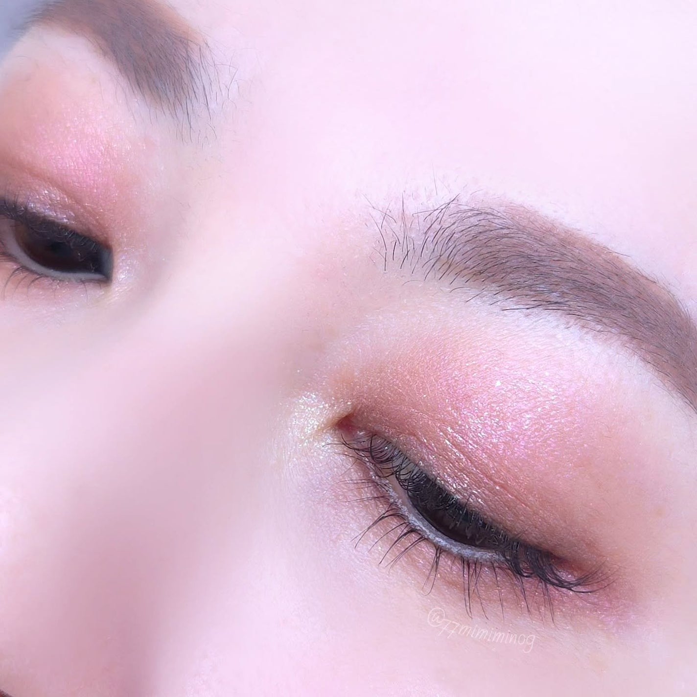 オンブル エサンシエル/CHANEL/単色アイシャドウを使ったクチコミ(4枚目)