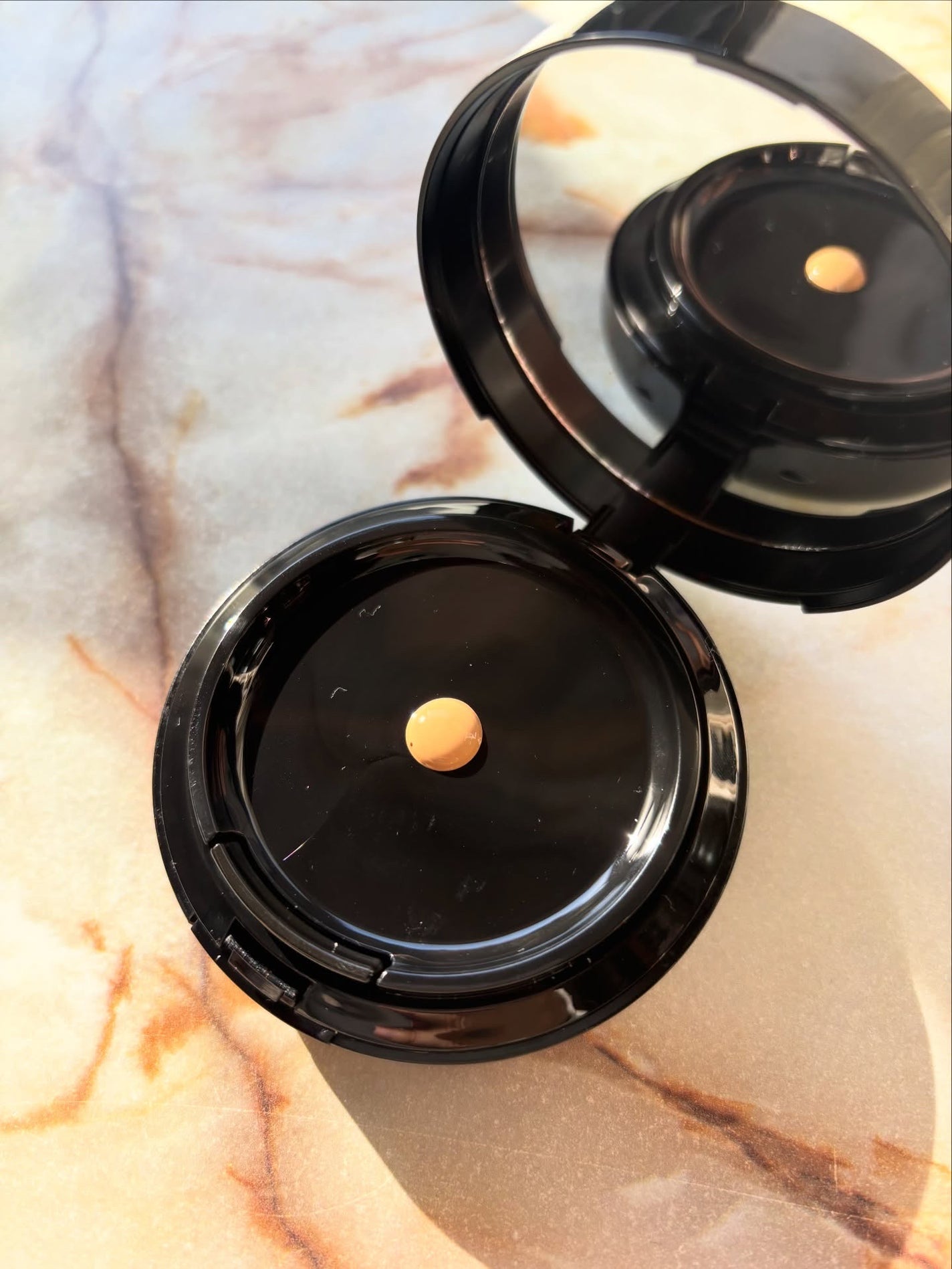 ミネラルリキッドリー ファンデーション SPF22 PA++/MiMC/リキッドファンデーションを使ったクチコミ(3枚目)