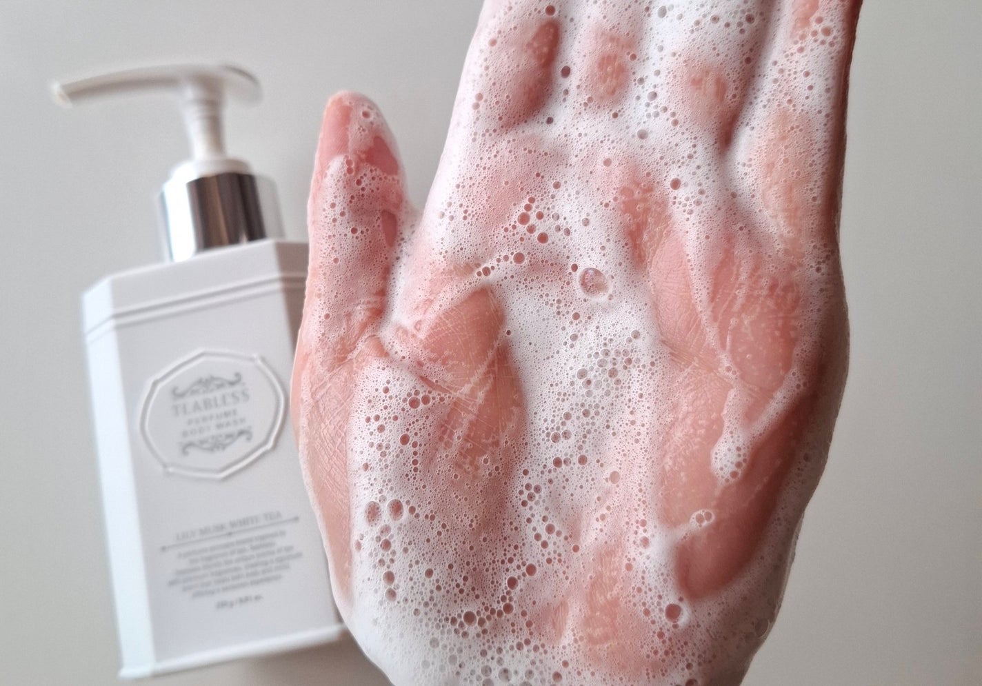 パフュームボディローション リリィムスクホワイトティー/TEABLESS/ボディローションを使ったクチコミ(3枚目)