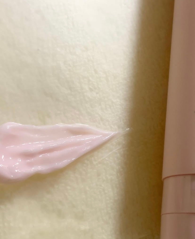 たんぽぽころ on LIPS 「華やかで上品な香りのシャンプーとトリートメント。パケもピンク、..」(3枚目)