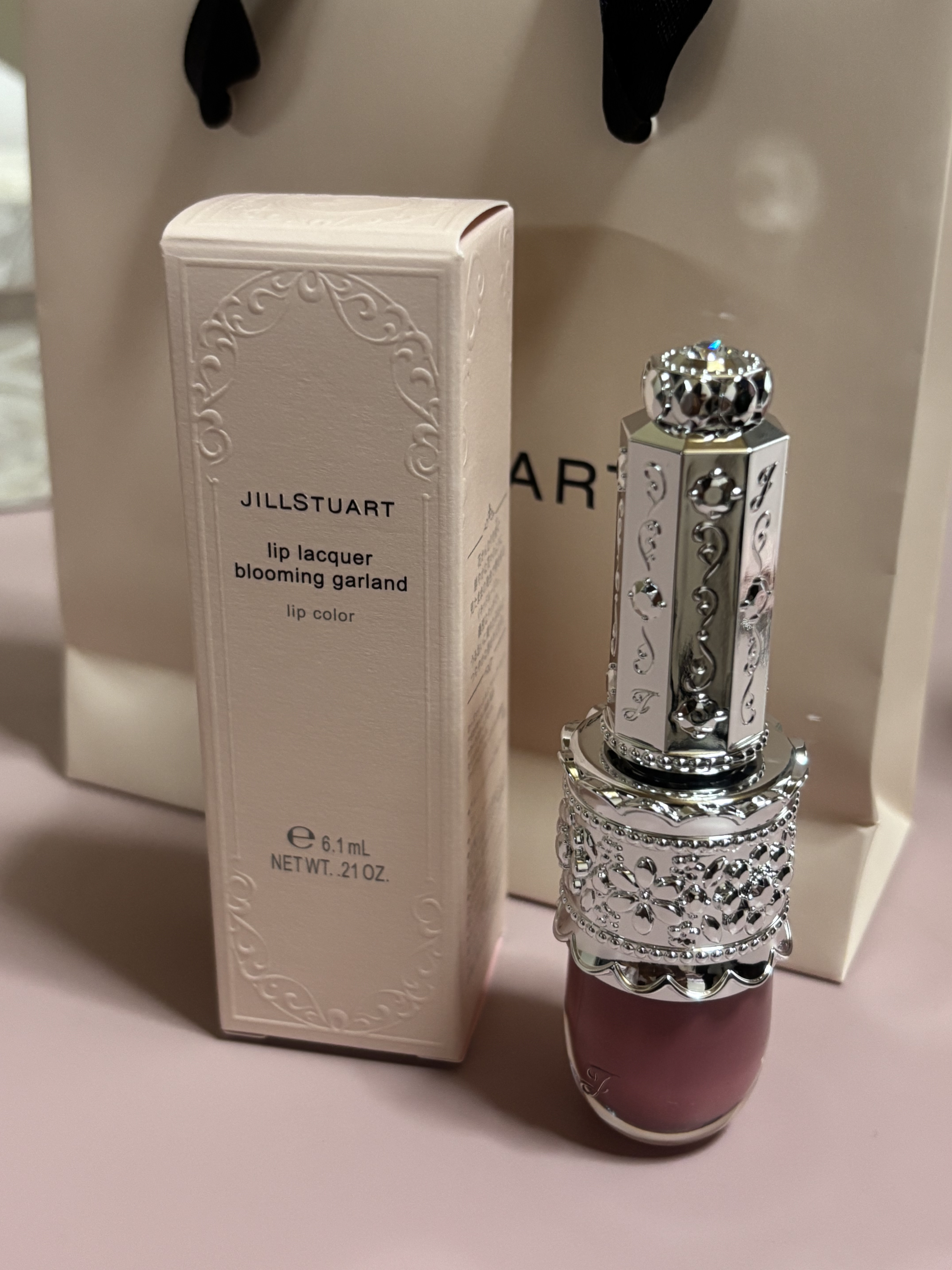 リップラッカー　ブルーミングガーランド/JILL STUART/口紅を使ったクチコミ（3枚目）