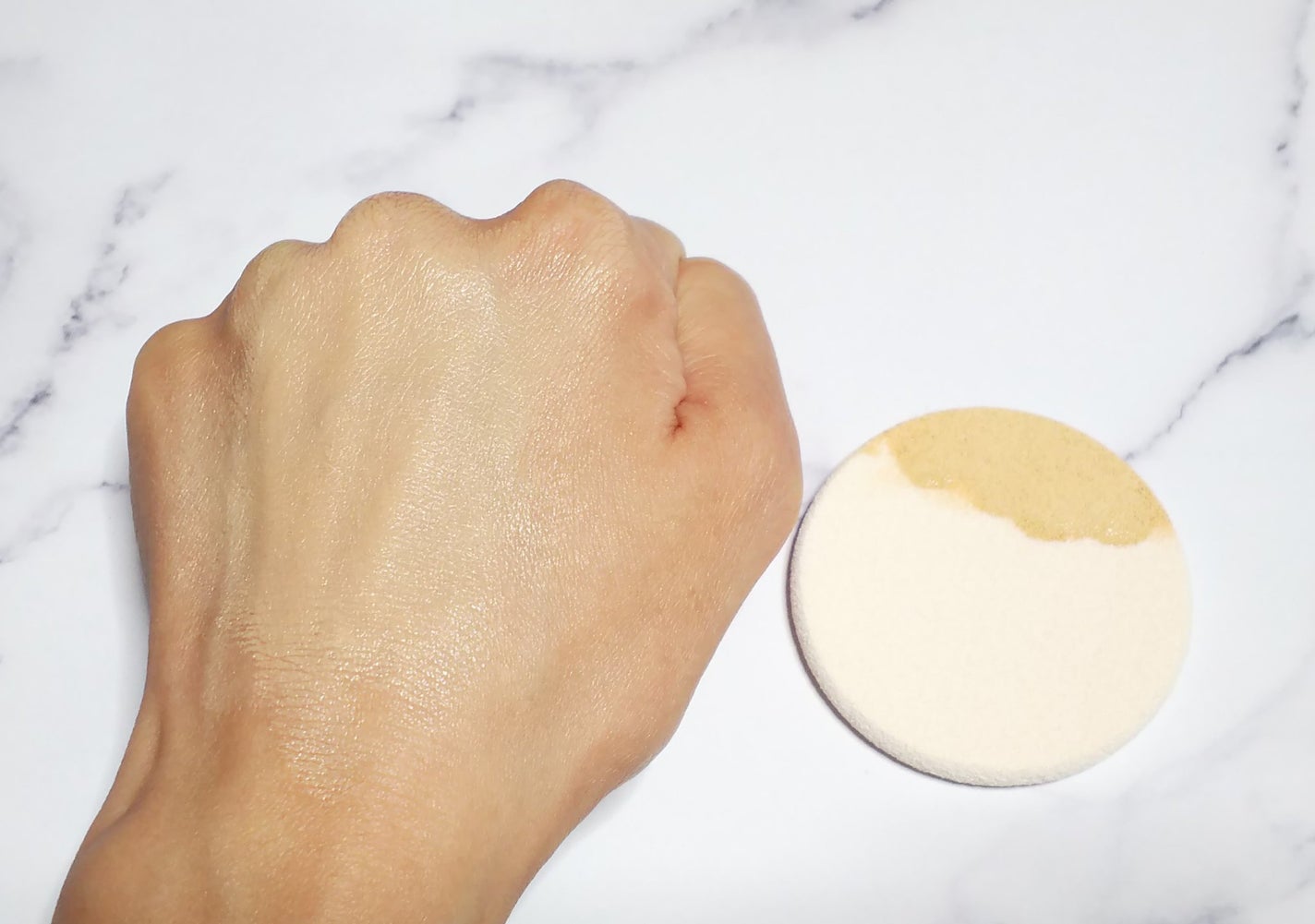 ミネラルリキッドリー ファンデーション SPF22 PA++/MiMC/リキッドファンデーションを使ったクチコミ(3枚目)